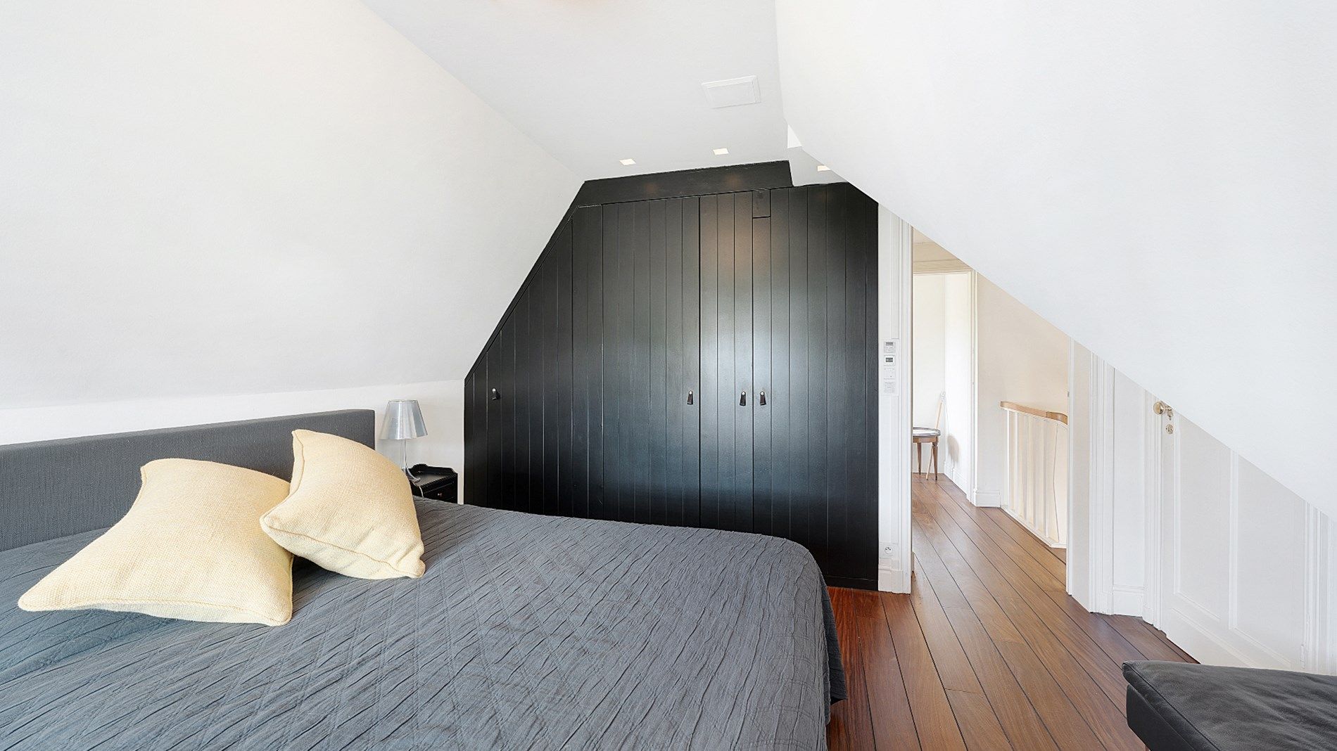 Charmante koppelvilla gelegen op 250 meter van het strand en vlakbij de Kustlaan en het Albertplein te Knokke-Zoute. foto 24