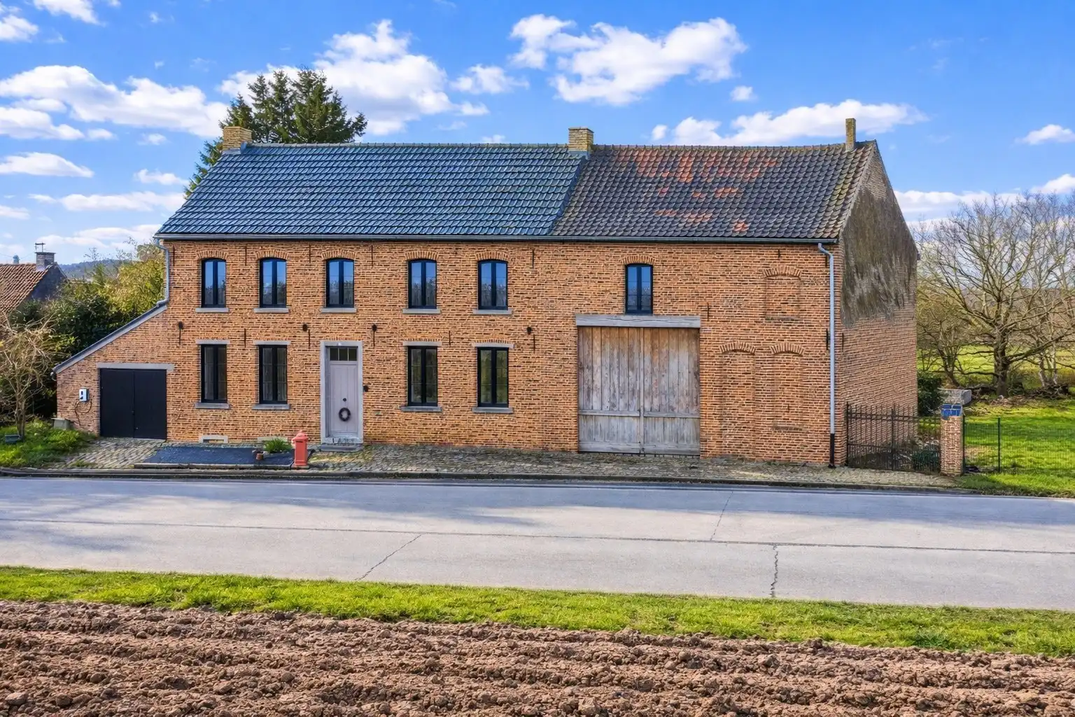 GERENOVEERDE KARAKTER HOEVE OP 20 ARE!  foto 2