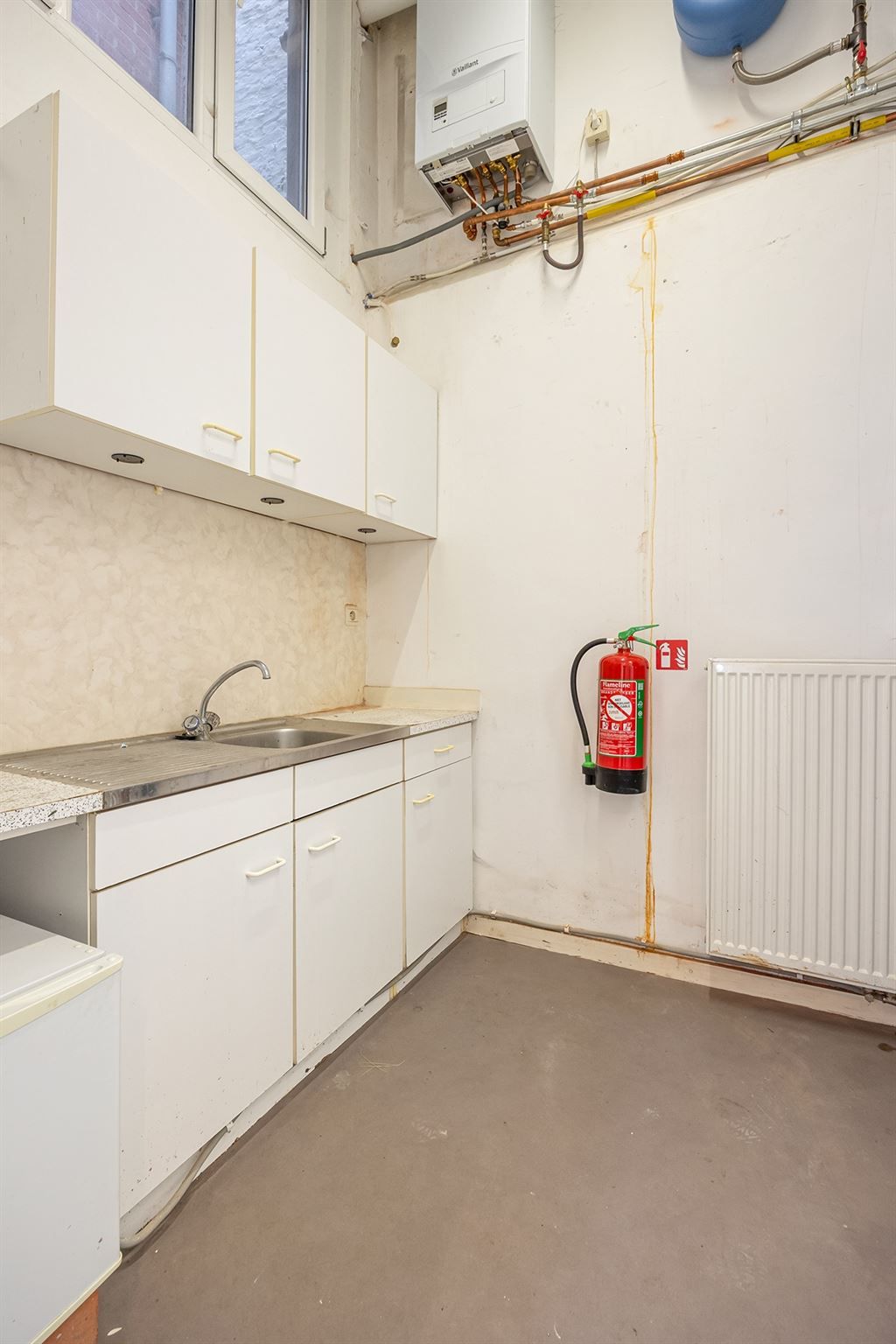 Handelsruimte met veel visibiliteit foto 8