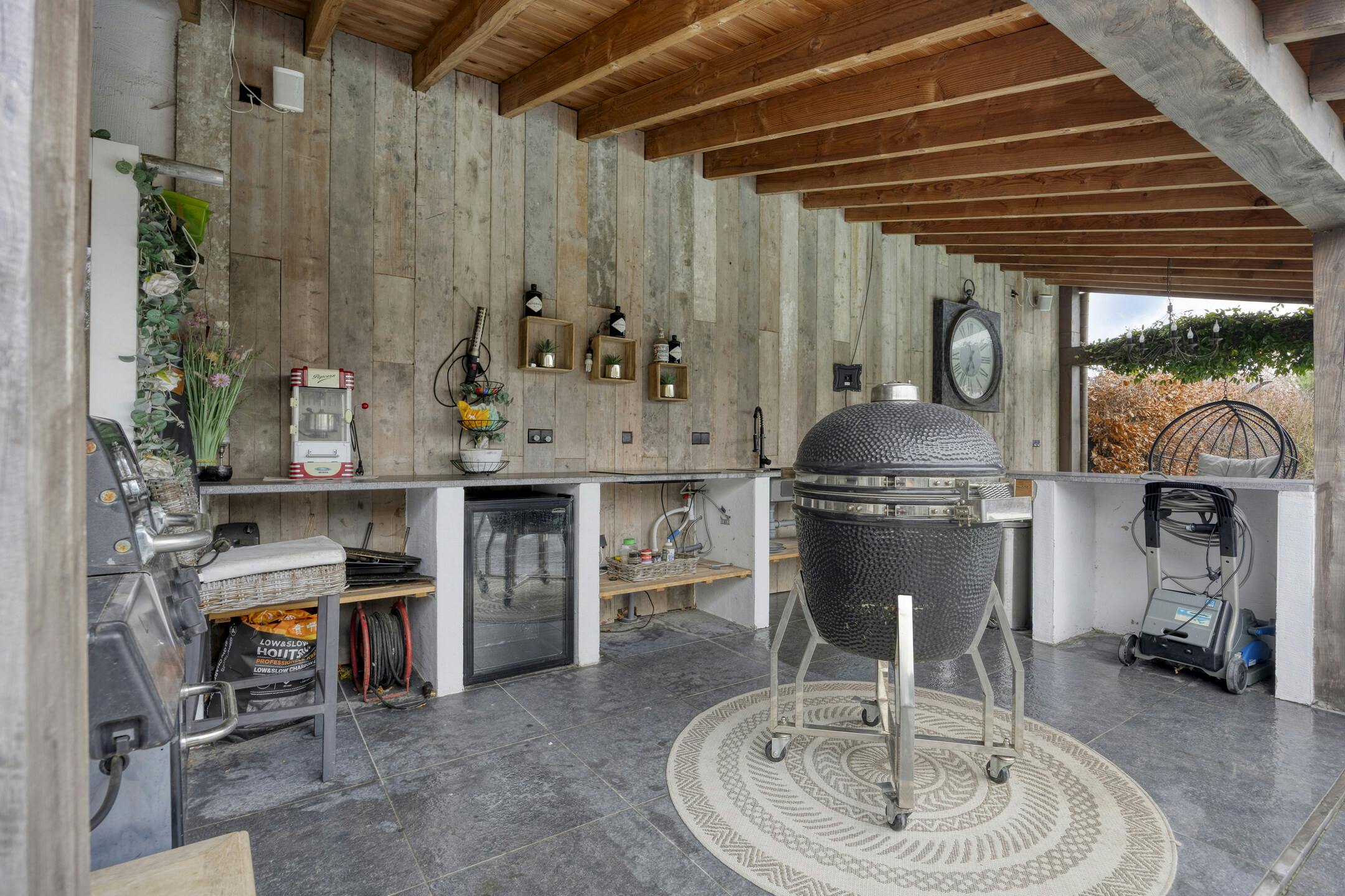 Gerenoveerd vrijstaand huis met zwembad, poolhouse en tuin foto 22