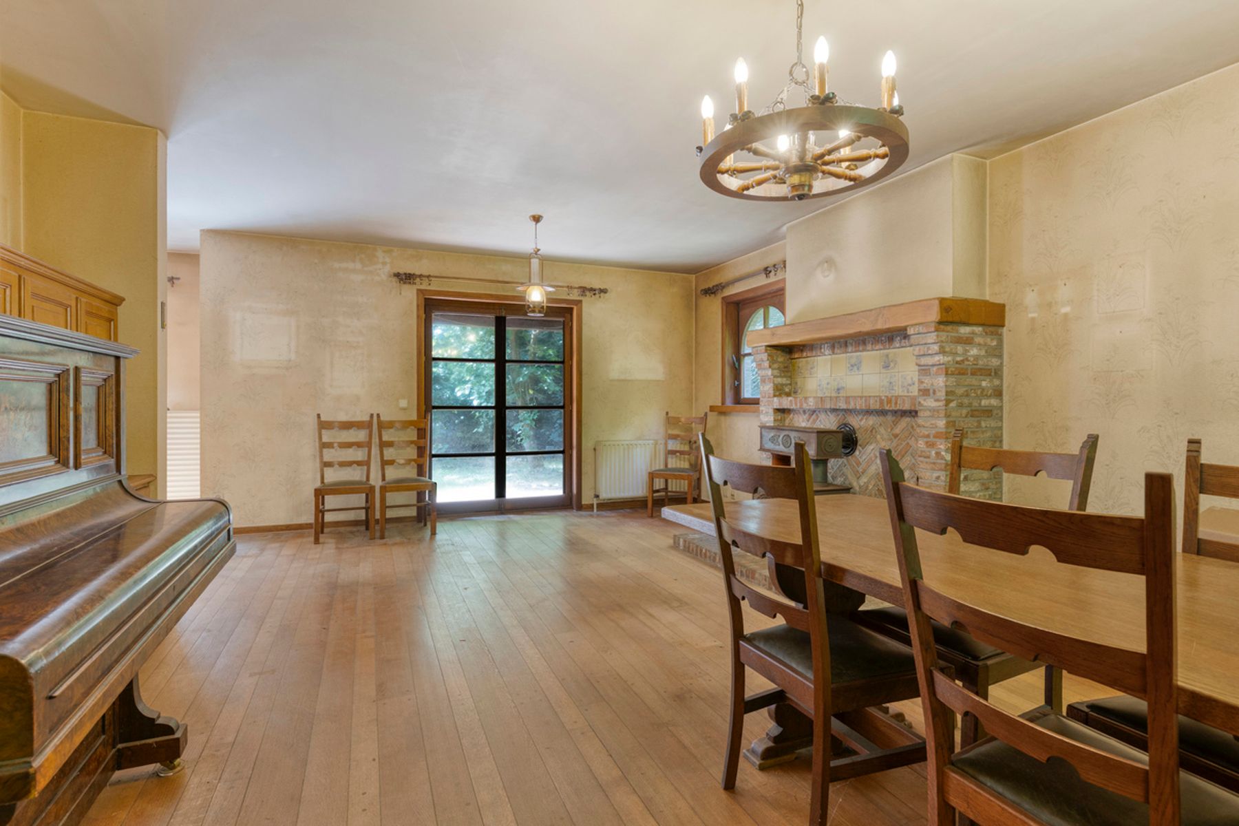 Te moderniseren rustig gelegen woning met 3/4 slaapkamers foto 4