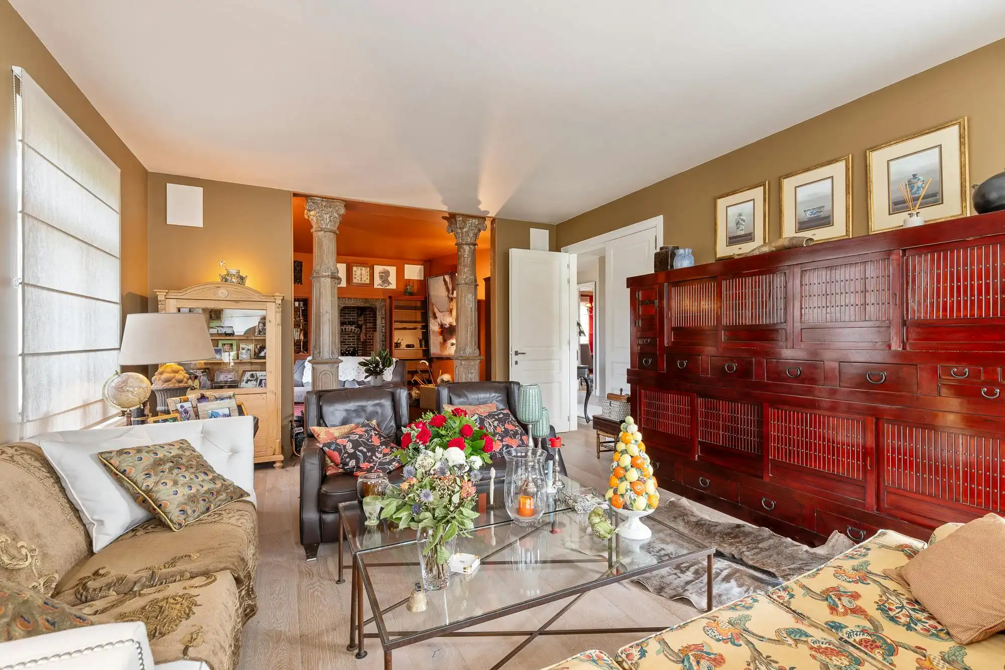 Exclusieve villa met polyvalente ruimte te koop in Kobbegem foto 2