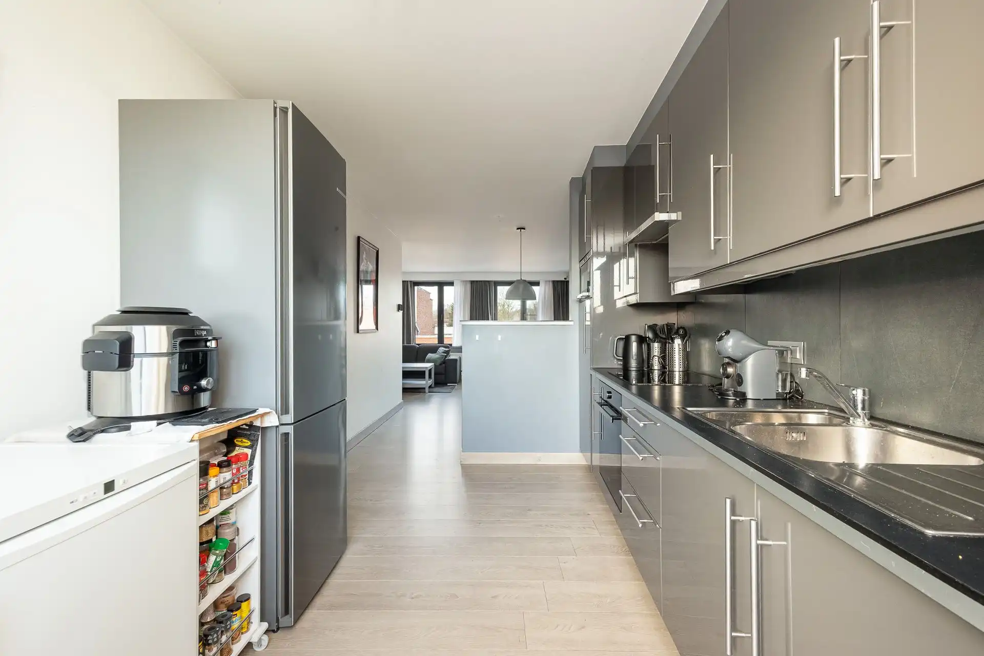 Instapklaar appartement met twee slaapkamers in Wilrijk foto 8
