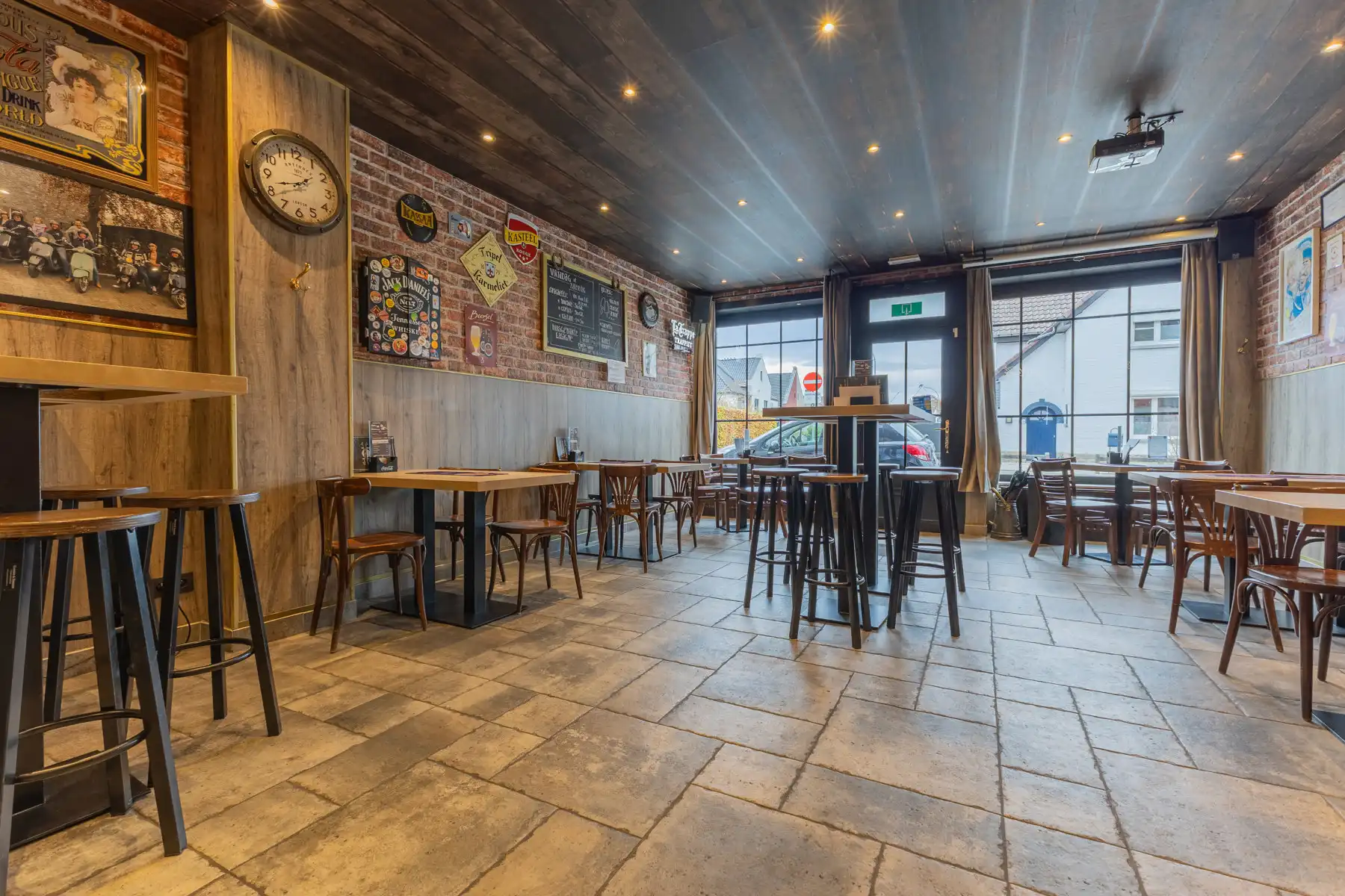 Gunstig gelegen woning met ruim terras foto {{pictureIndex}}