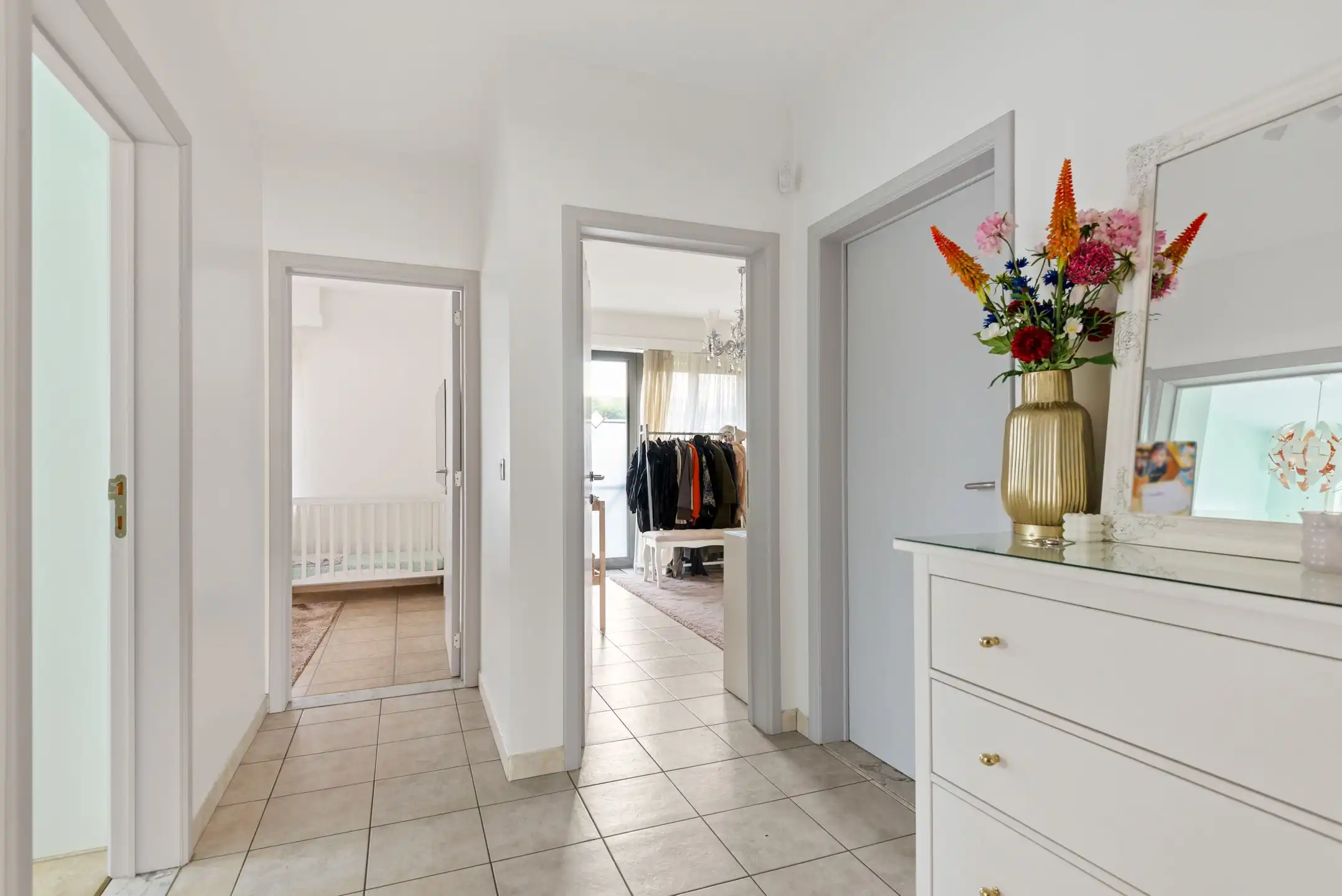 Opbrengsteigendom met 3 appartementen + garageboxen in Wommelgem te koop! foto 8