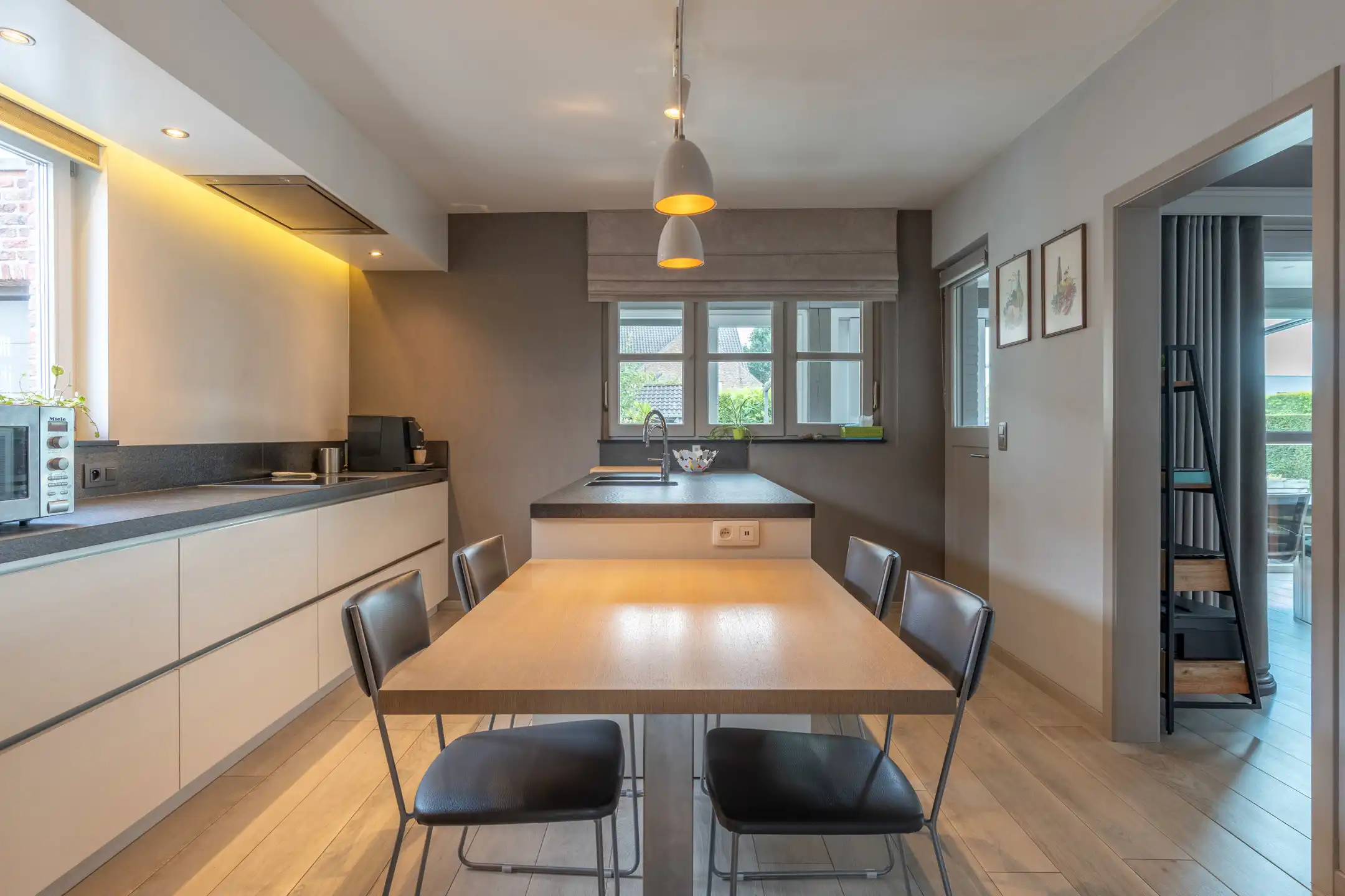 Zeer gunstig gelegen energiezuinige woning met 3 ruime slaapkamers op 564 m² foto 11
