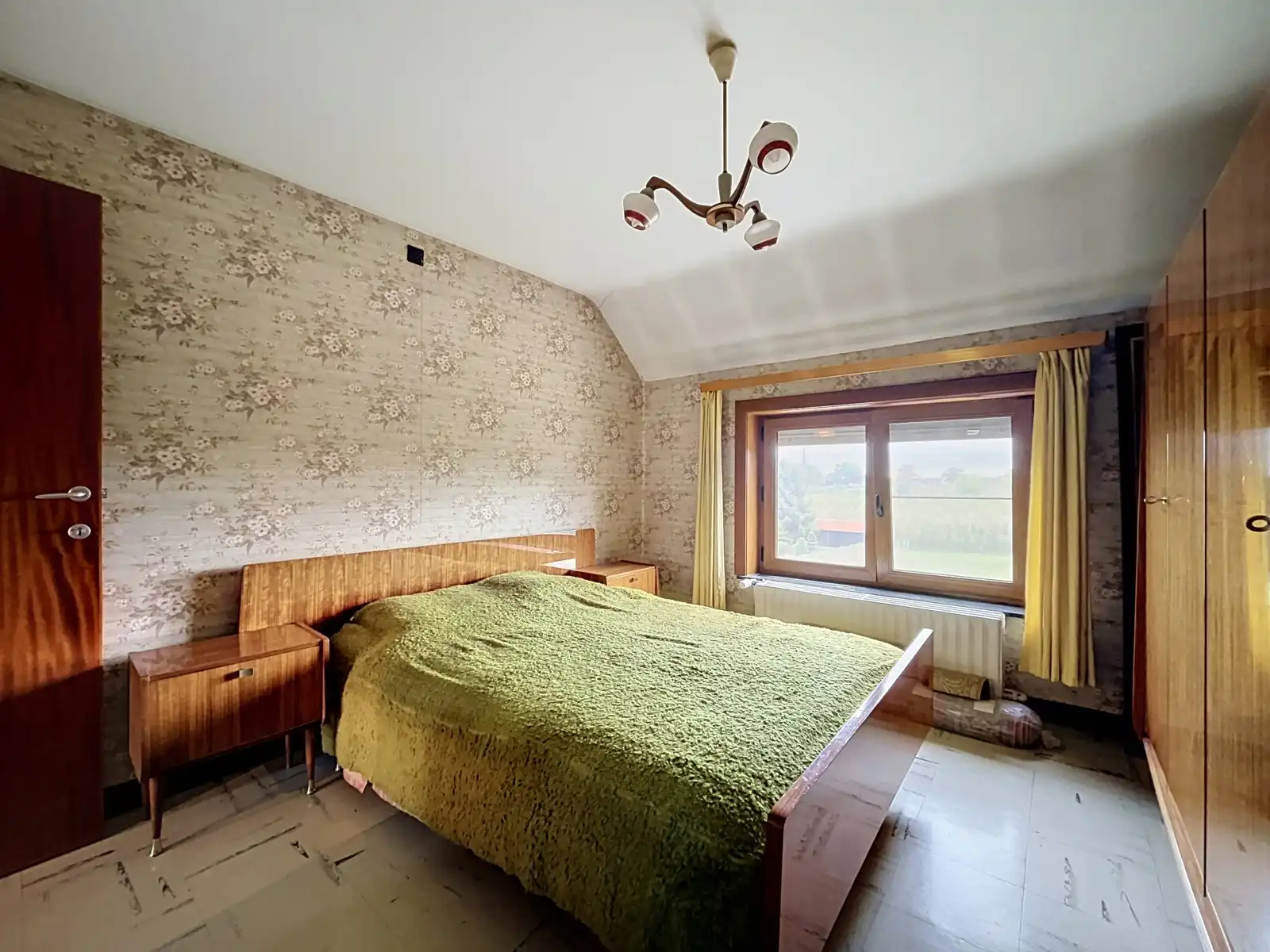Vrijstaande woning met ruime tuin op toplocatie foto 18