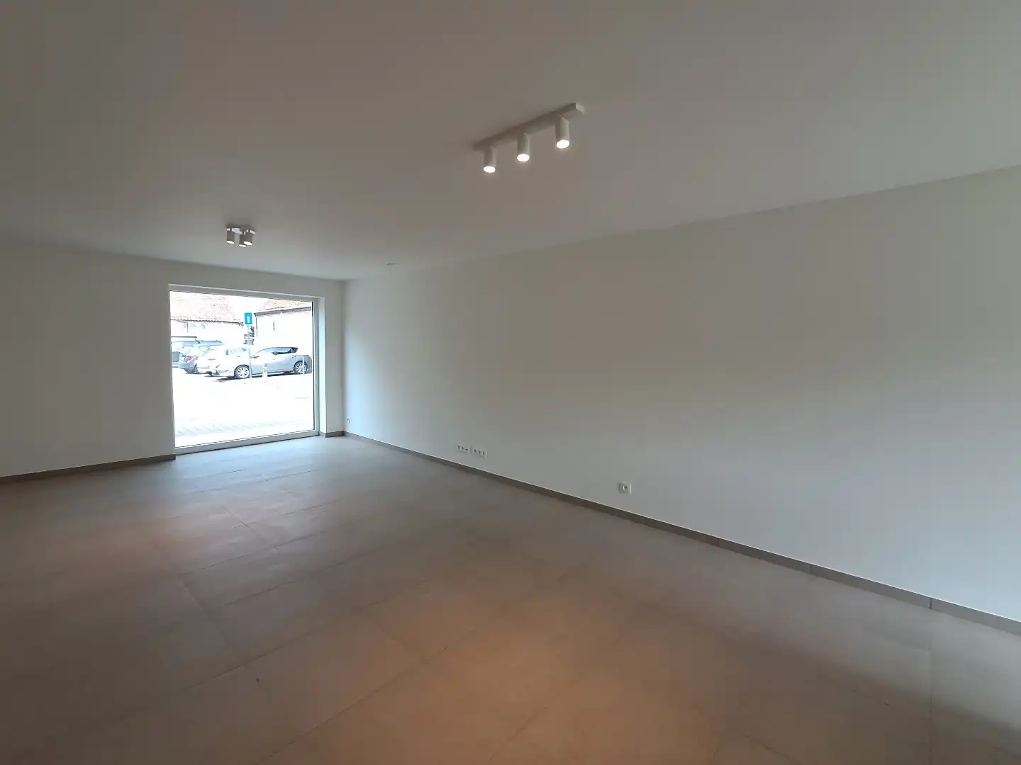 Gelijkvloers appartement met tuin te Sijsele! foto 3