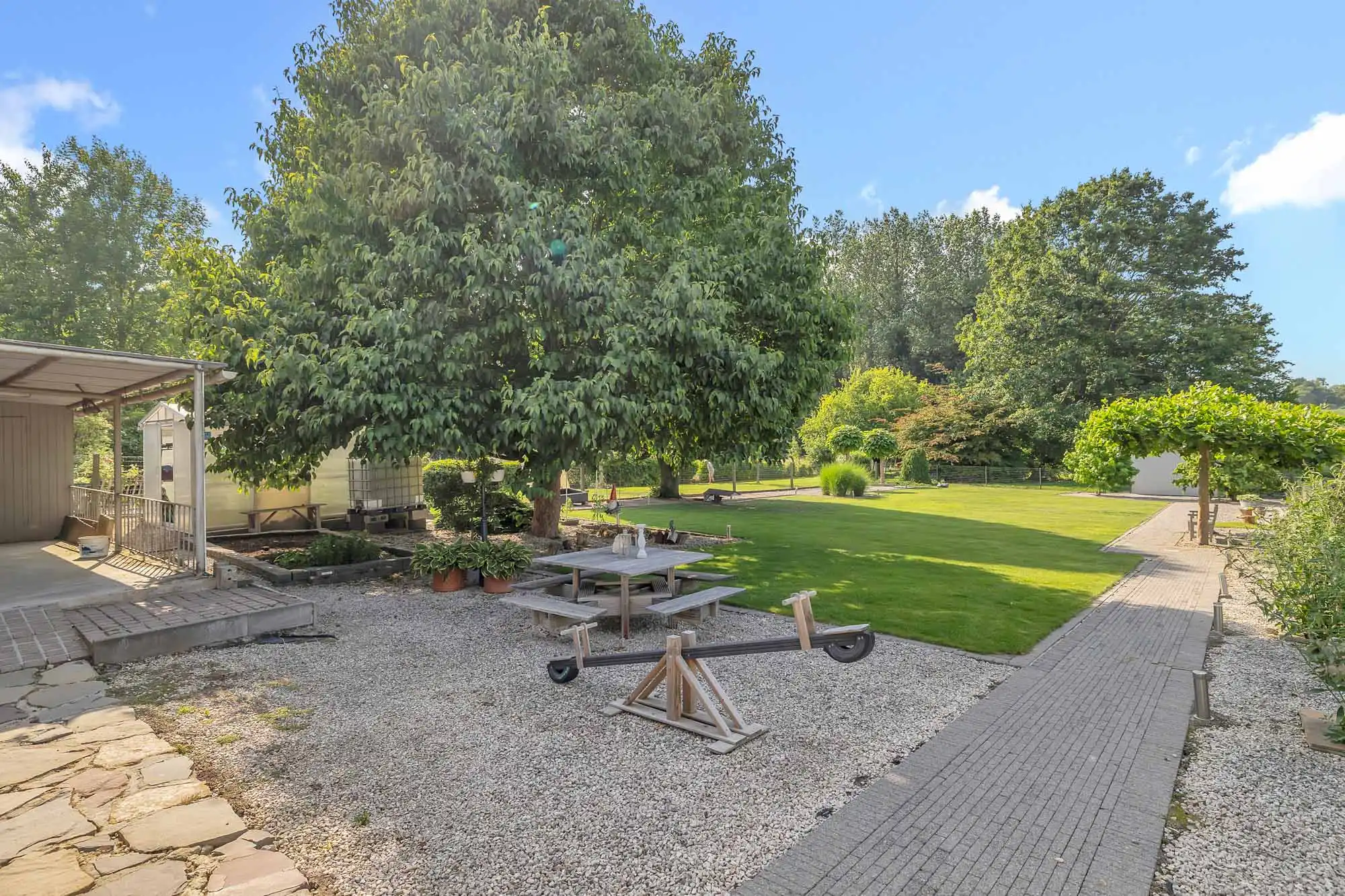 Instapklare woning met loods (verkoop onder registratie) foto 38