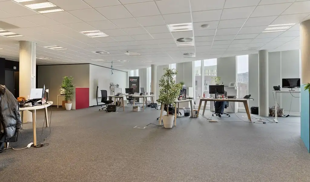 Gemeubelde kantoren met dienstverlening in Planet Business Center aan The Loop in Gent foto 4