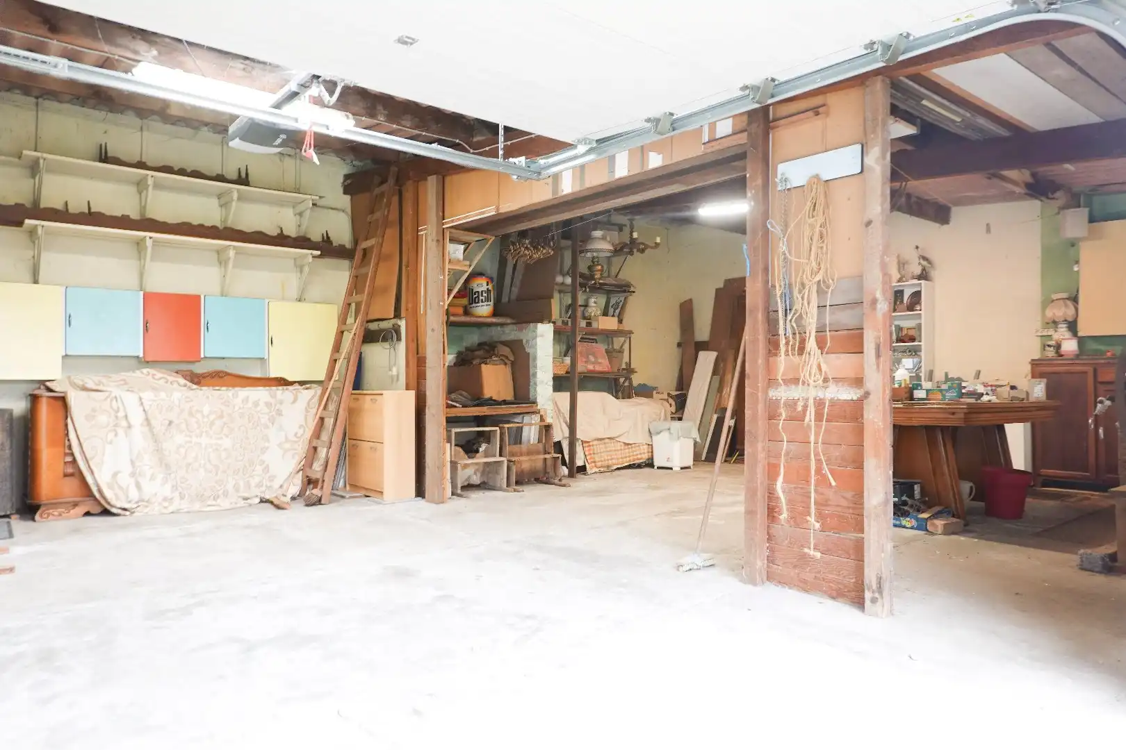 Charmante vrijstaande woning met 5 slaapkamers, ruime tuin en grote garage foto 27