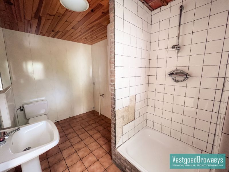 Te renoveren woning met zonrijke tuin nabij het station foto 8