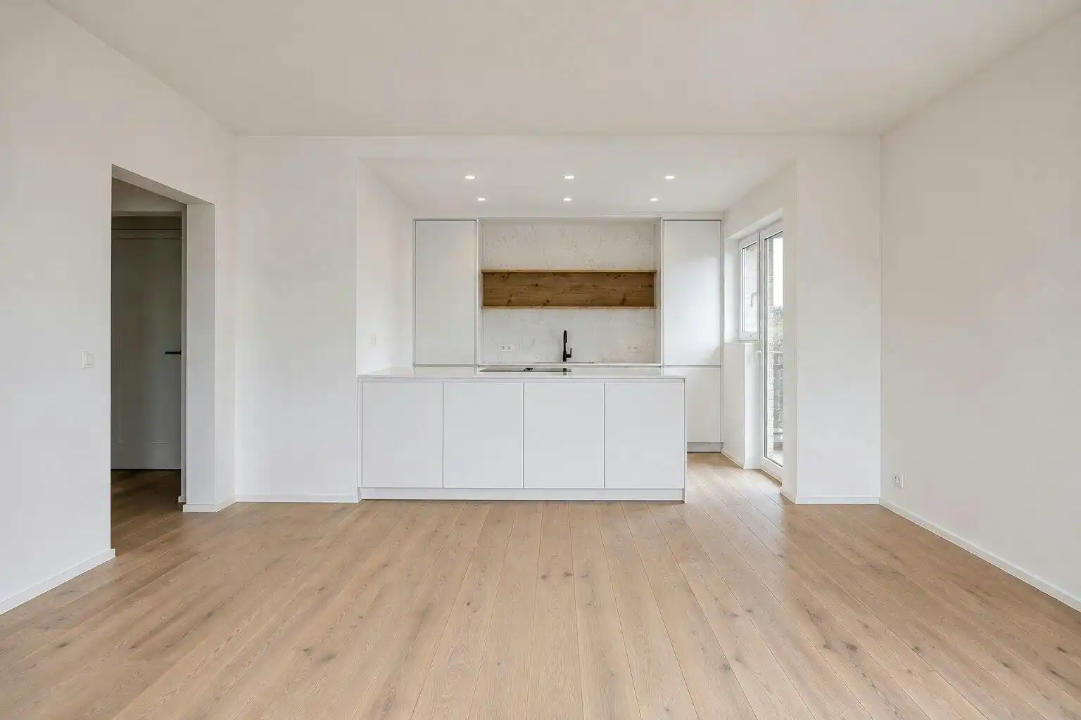 Instapklaar 3 slaapkamer appartement te koop in Zeebrugge foto 4