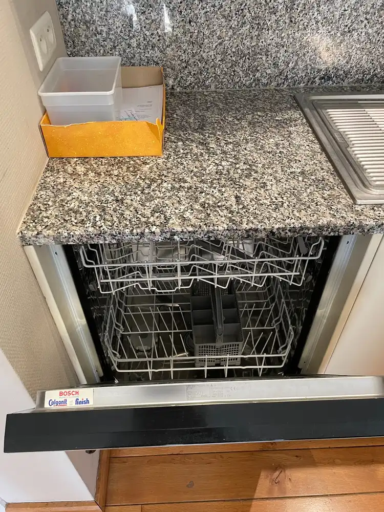 Gelijkvloers appartement met 2 slaapkamers + terras + tuin foto 26