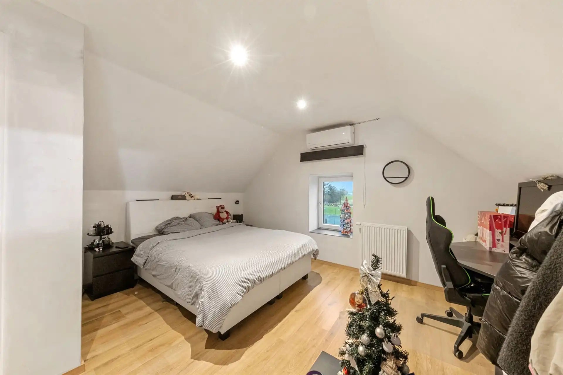 Ruime en energiezuinige woning met studio en tuin in Gaurain foto 15