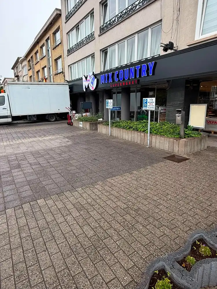 Interessant beleggingsvastgoed met verhuurd handelsgelijkvloers en appartement op toplocatie foto 17