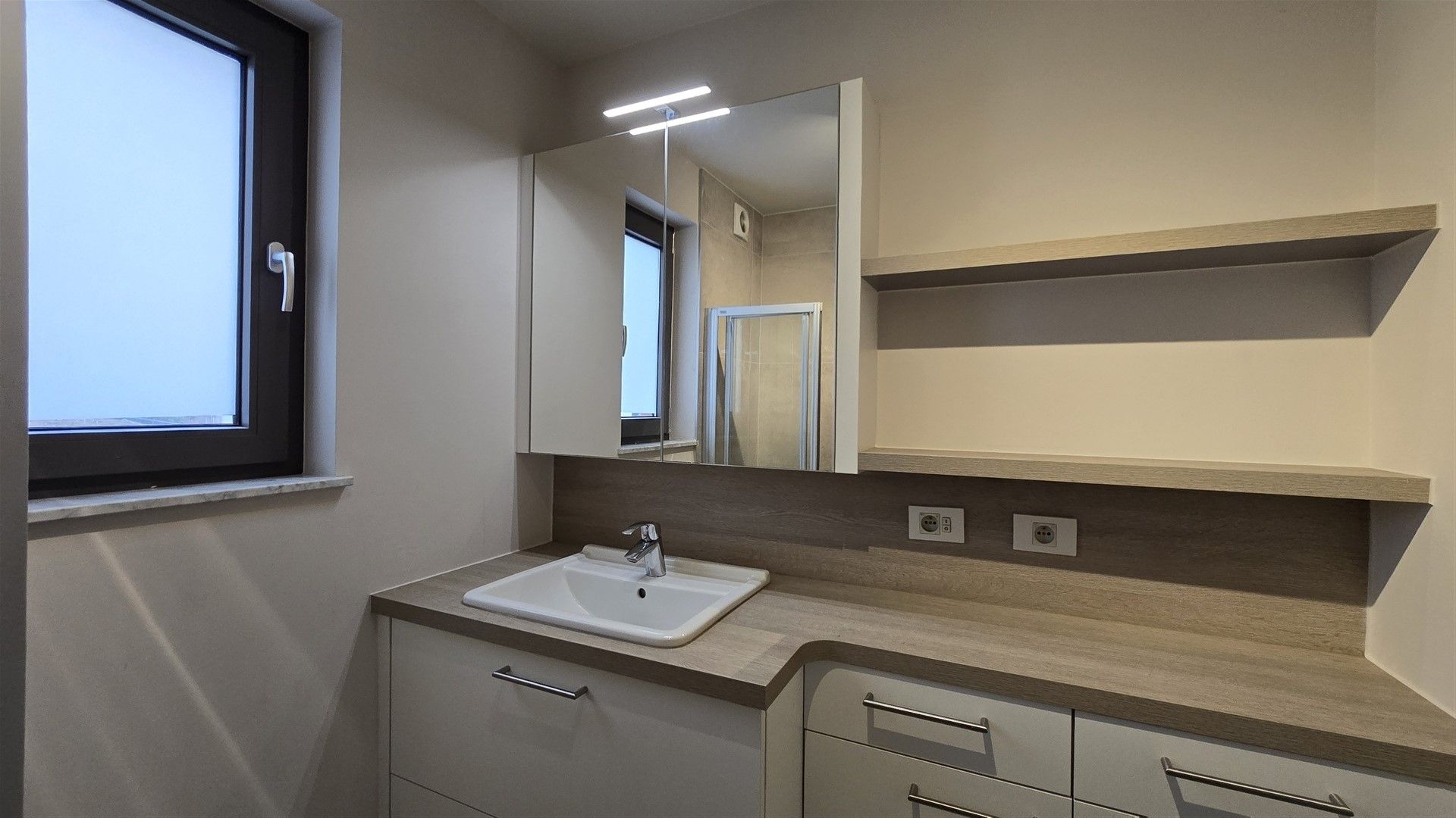 Volledig gerenoveerd appartement met 2 slpk. Leuven centrum.  foto 13