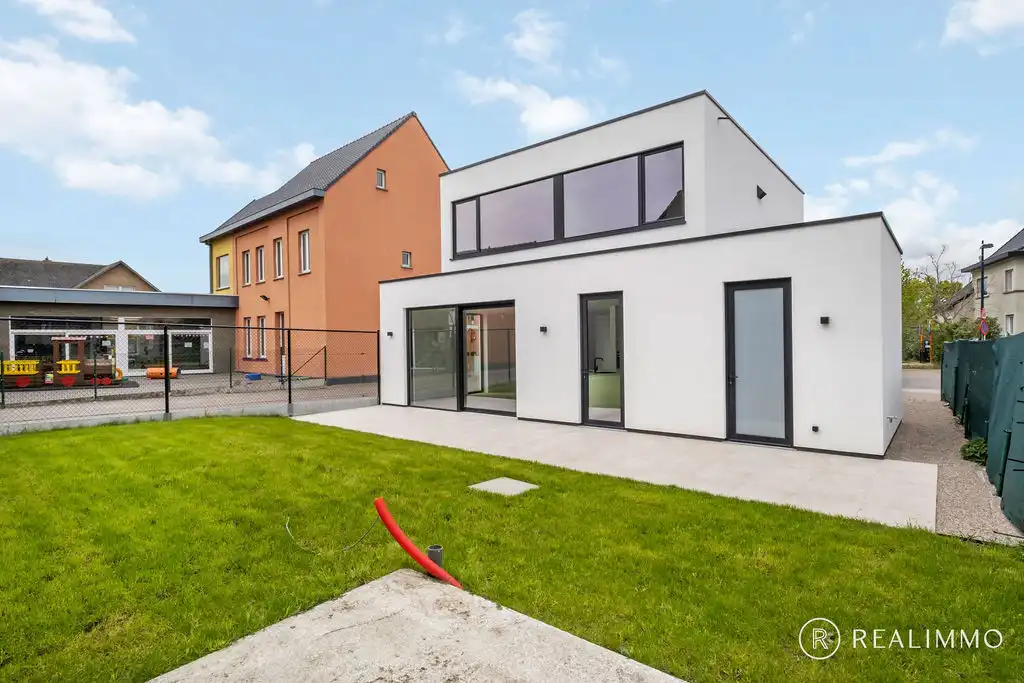 Instapklaar & stijlvol wonen met aangelegde tuin, oprit én terras! foto 19