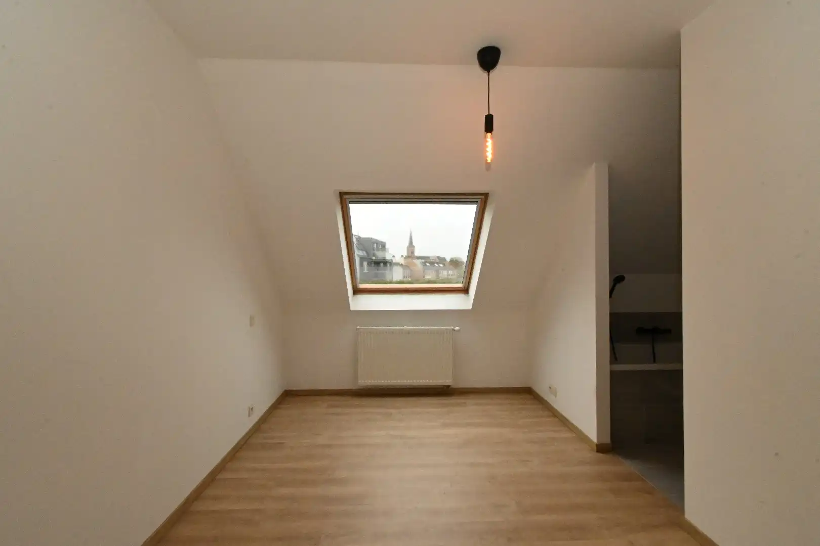 Dakappartement met 2 slaapkamers gelegen dorpskern Knesselare foto 21