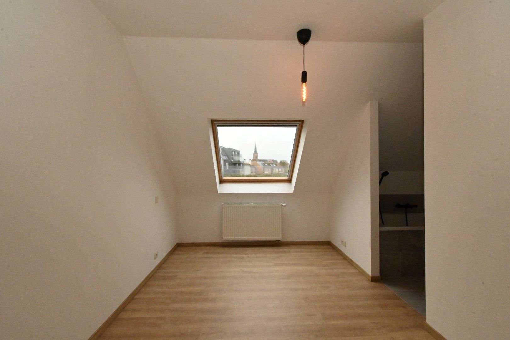 Dakappartement met 2 slaapkamers gelegen dorpskern Knesselare foto 21