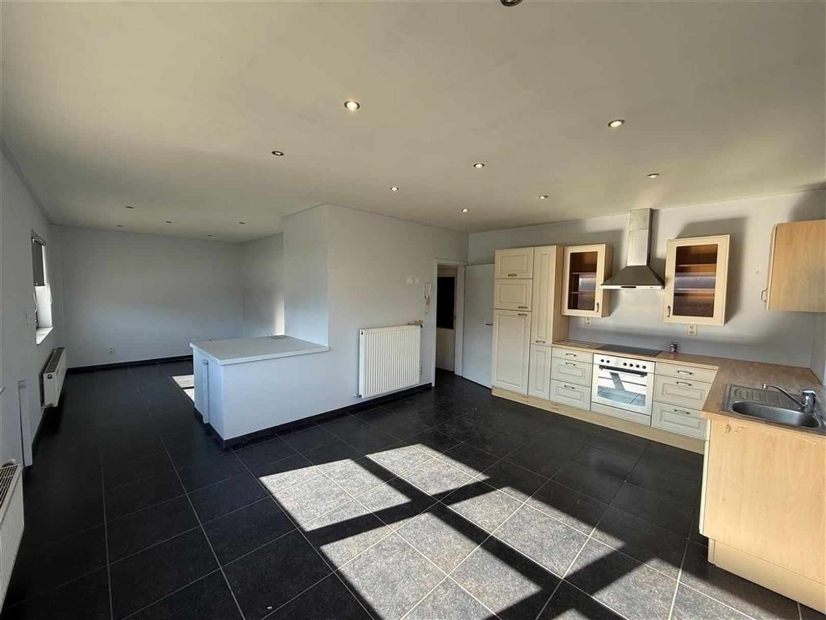 Polyvalent bedrijfsgebouw foto 13