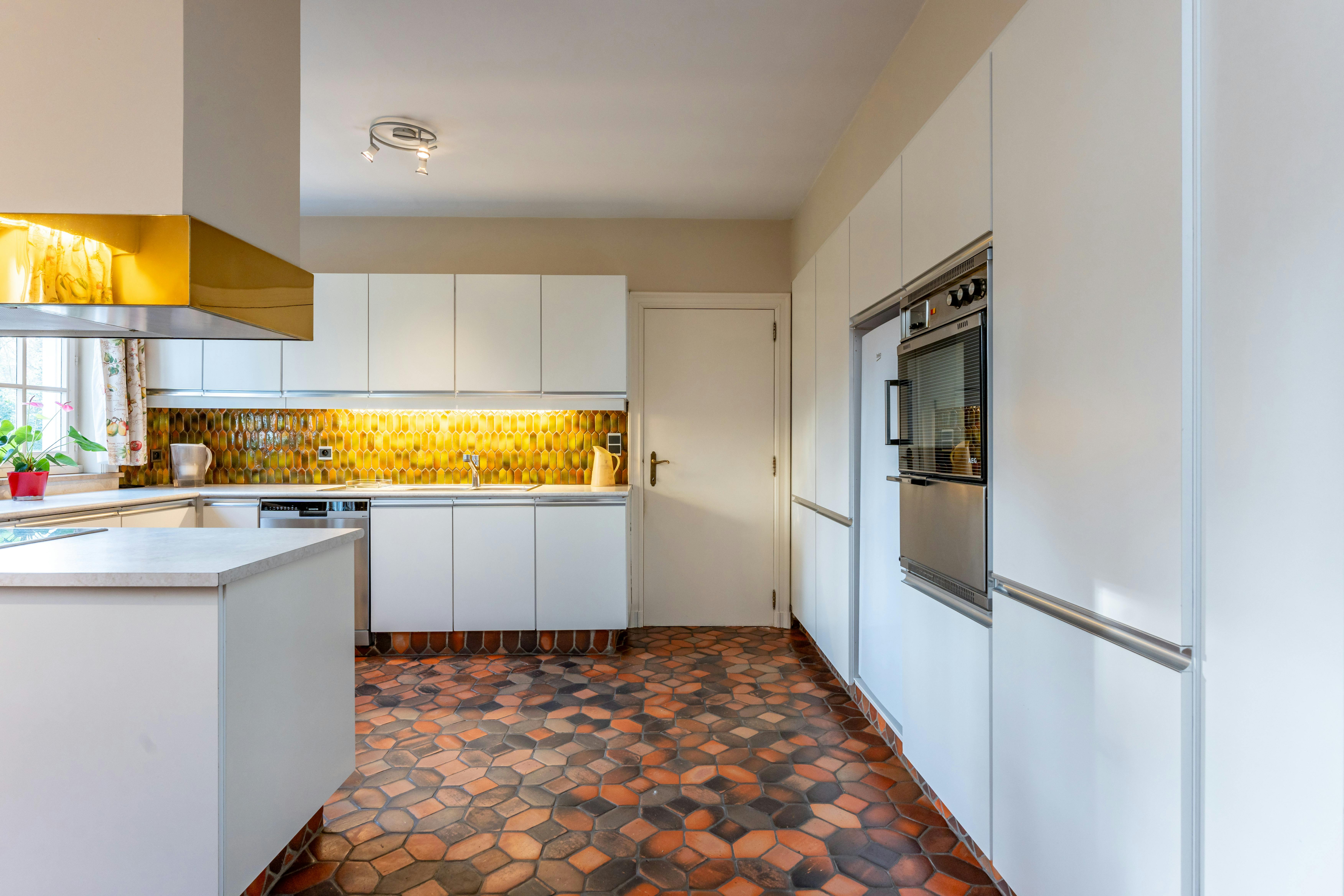 Klassieke villa te koop gelegen in het Waaroostpark  foto 8