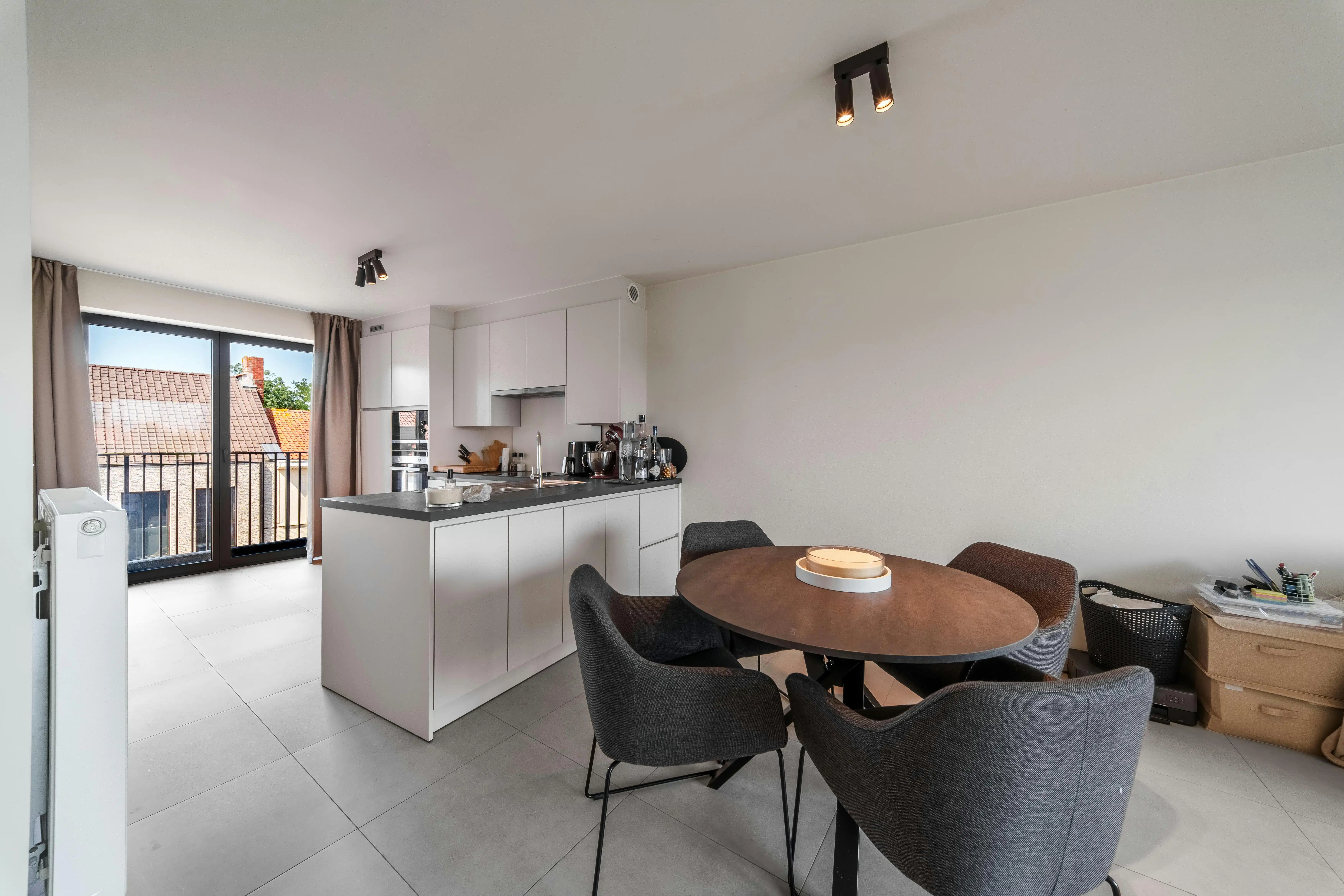 Recent appartement te koop met twee kamers in Vlamertinge foto {{pictureIndex}}