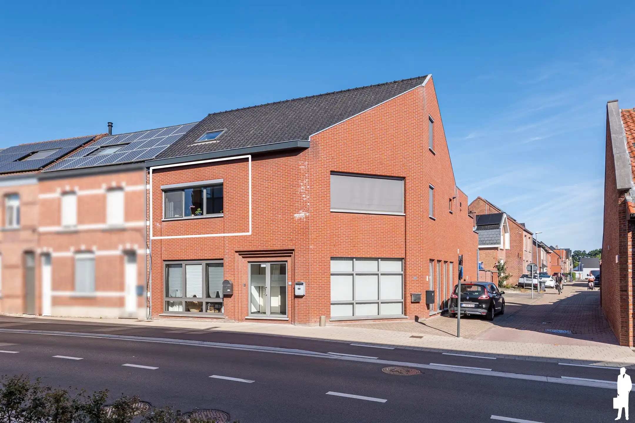 Uitstekend ruim appartement met 2 grote slaapkamers en terras foto 2