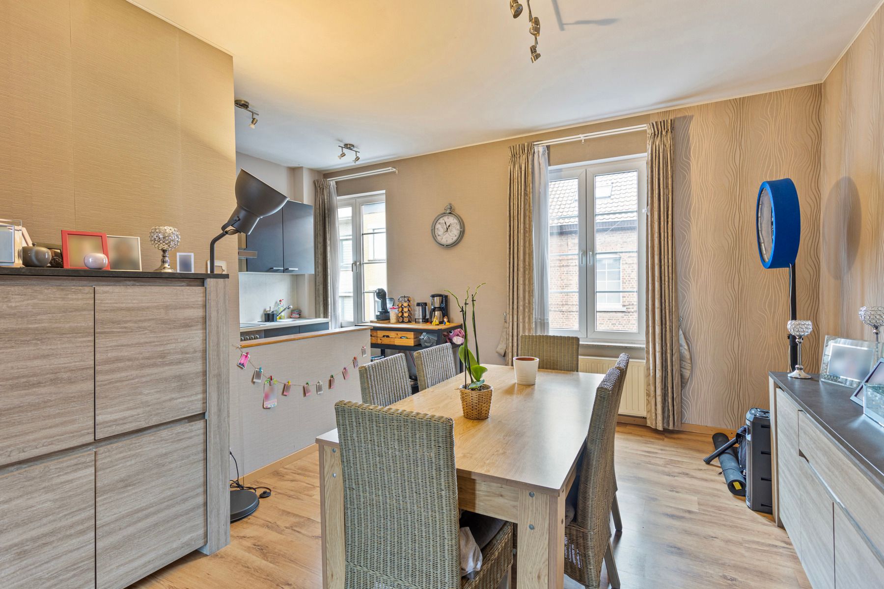 Ruim 2 slaapkamer duplex appartement nabij centrum Halle foto 3