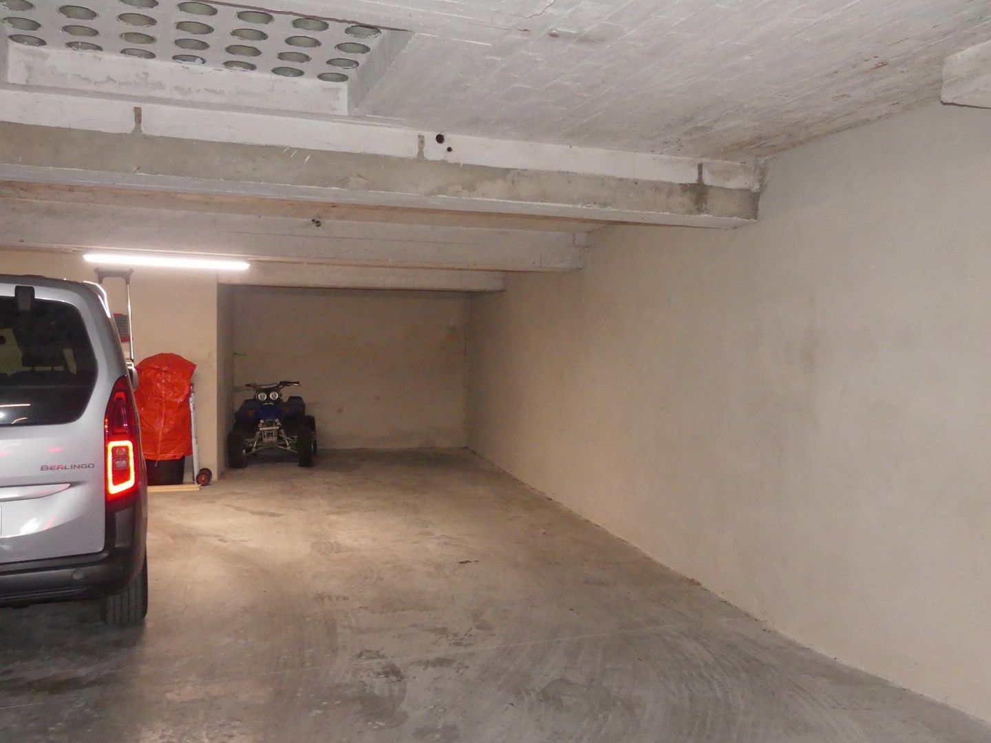 Dubbele autostandplaats op slechts 100 m van de Grote Markt foto 2