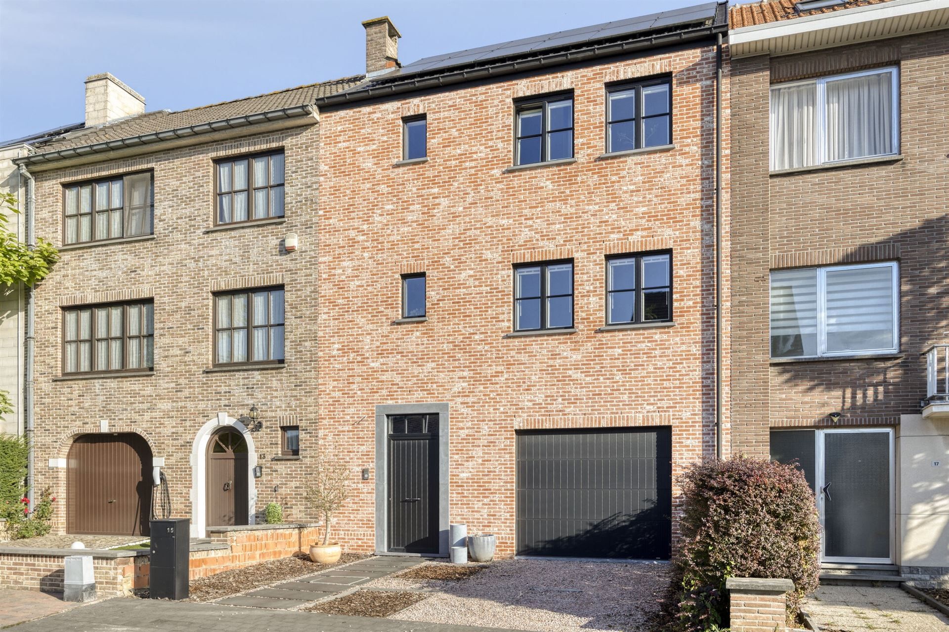 Prachtige Bel-Etage woning (2021) in perfecte staat foto {{pictureIndex}}