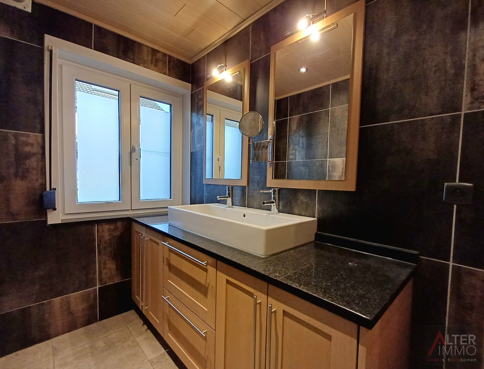 Instapklare woning, 3/4 slpks, ruime zolder en royale garage! foto 13