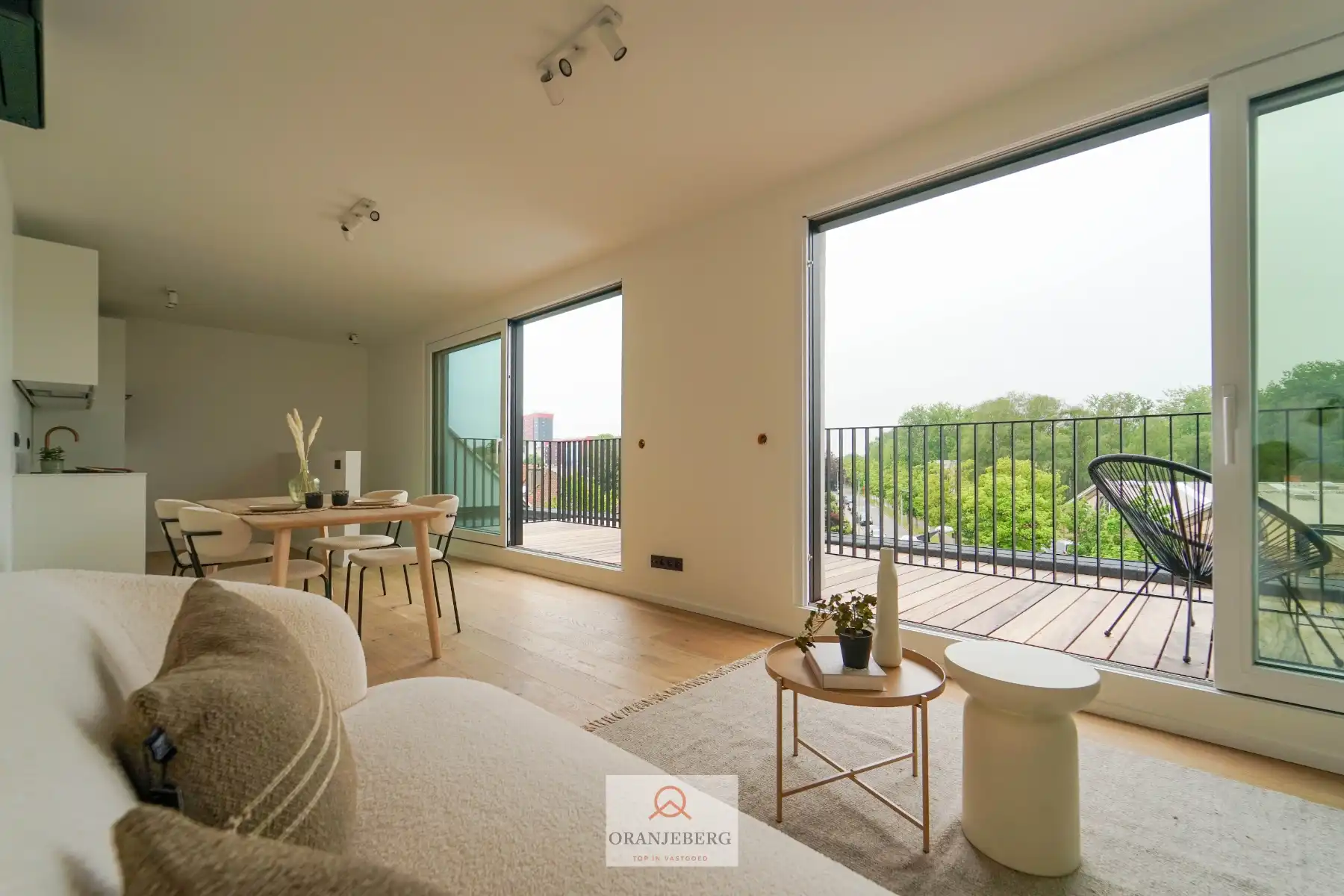 Gerenoveerd duplex-appartement (114 m²) met 3 slaapkamers foto {{pictureIndex}}