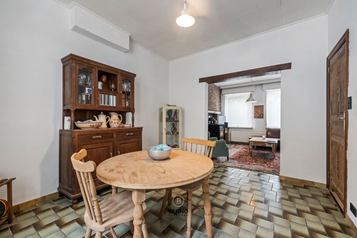 Rustig gelegen woning met 3 slaapkamers en ruime garage. foto 5