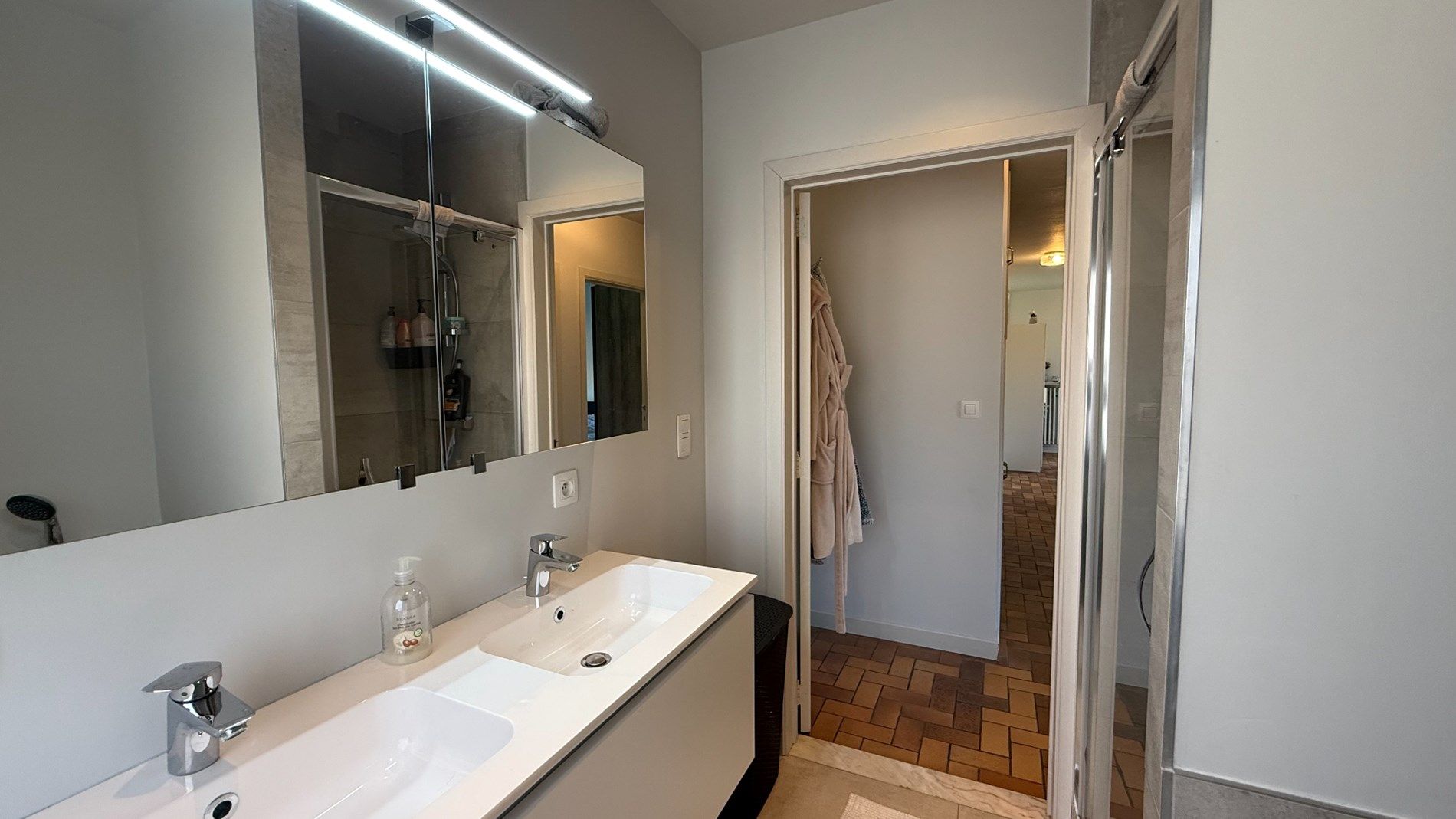 Recent gerenoveerde woning op perceel van 750m² te huur in Zulte!  foto 14
