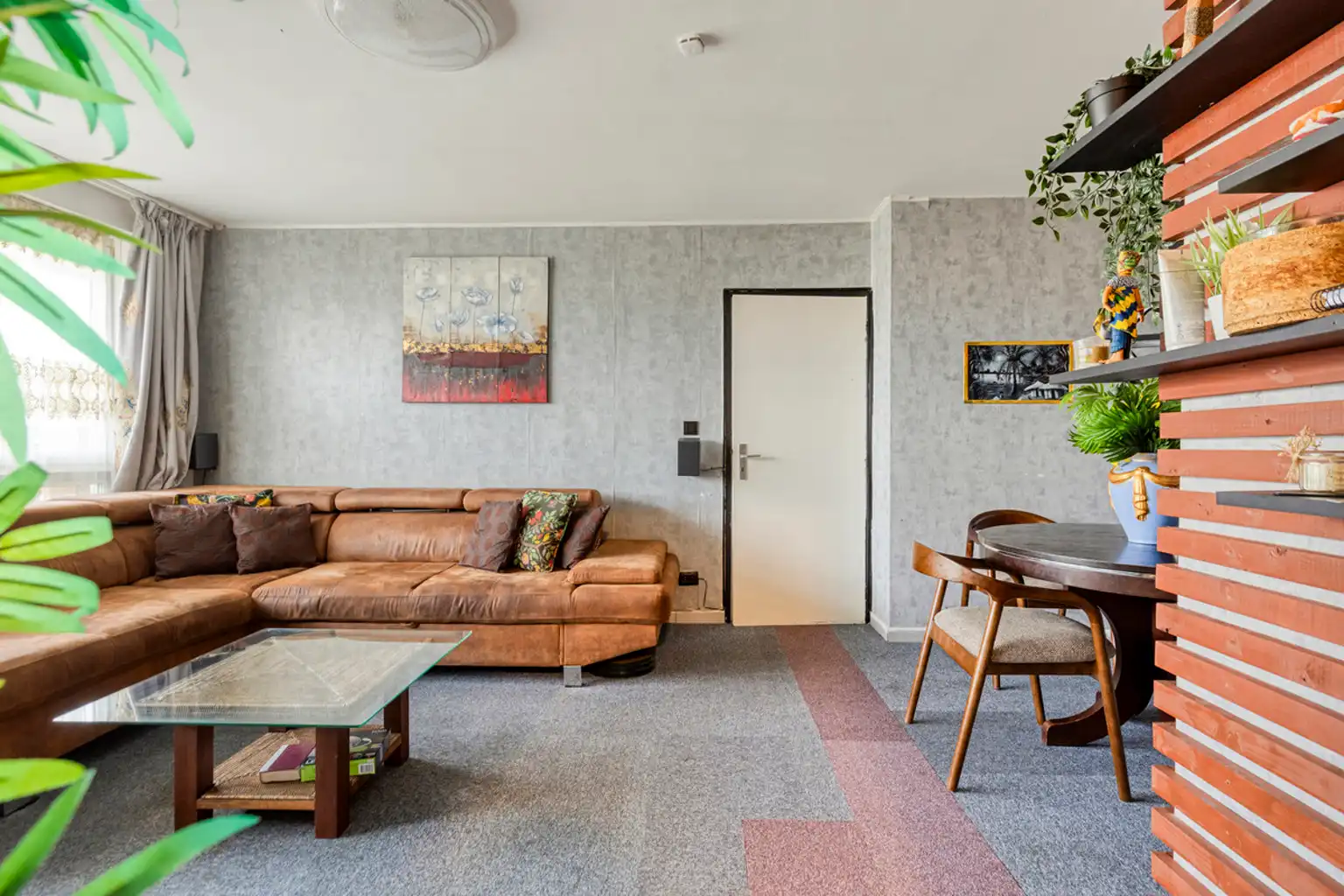 Instapklaar 3-slaapkamer appartement met subliem uitzicht foto 3