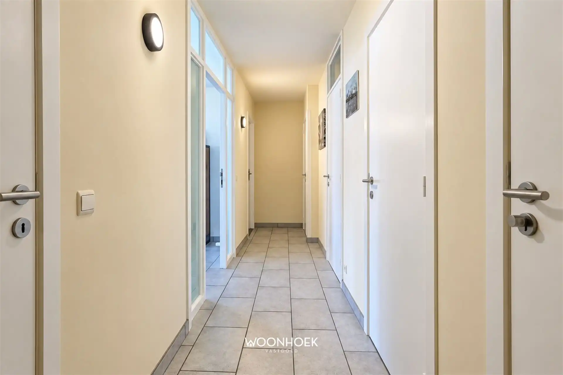 Instapklaar 2-slpk appartement met terras en staanplaats foto 10