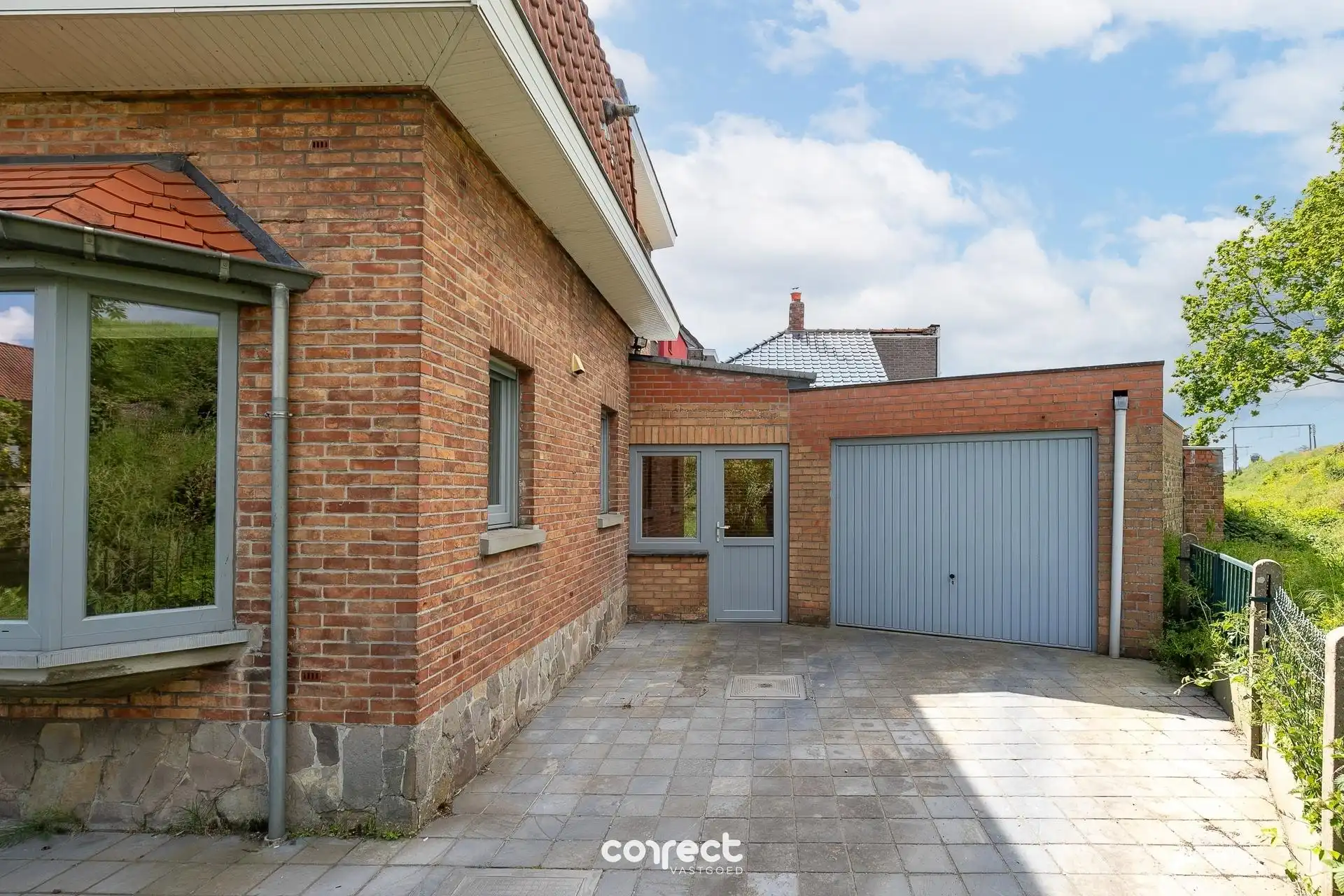 Verzorgde woning met 3 slpkrs, garage en tuin foto 12