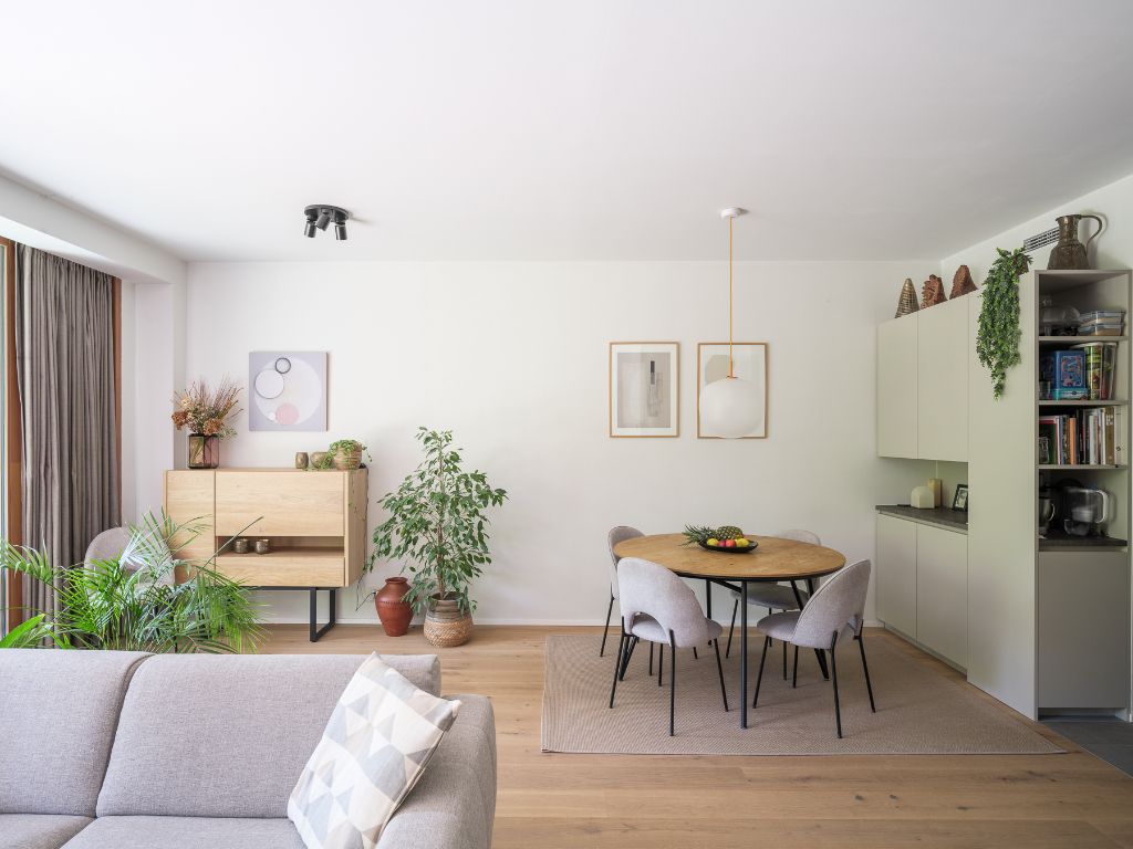 Hedendaags gelijkvloers appartement met één slaapkamer en stadstuin, gelegen in de voormalige brandweerkazerne en de vroegere kunstacademie, midden in het historisch hart van Gent. foto 7