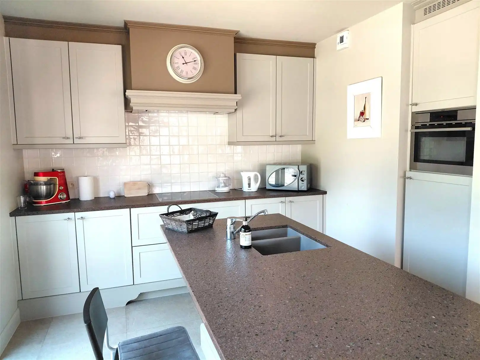 TE HUUR: Ruim appartement met 2 slaapkamers te Lummen! foto 4