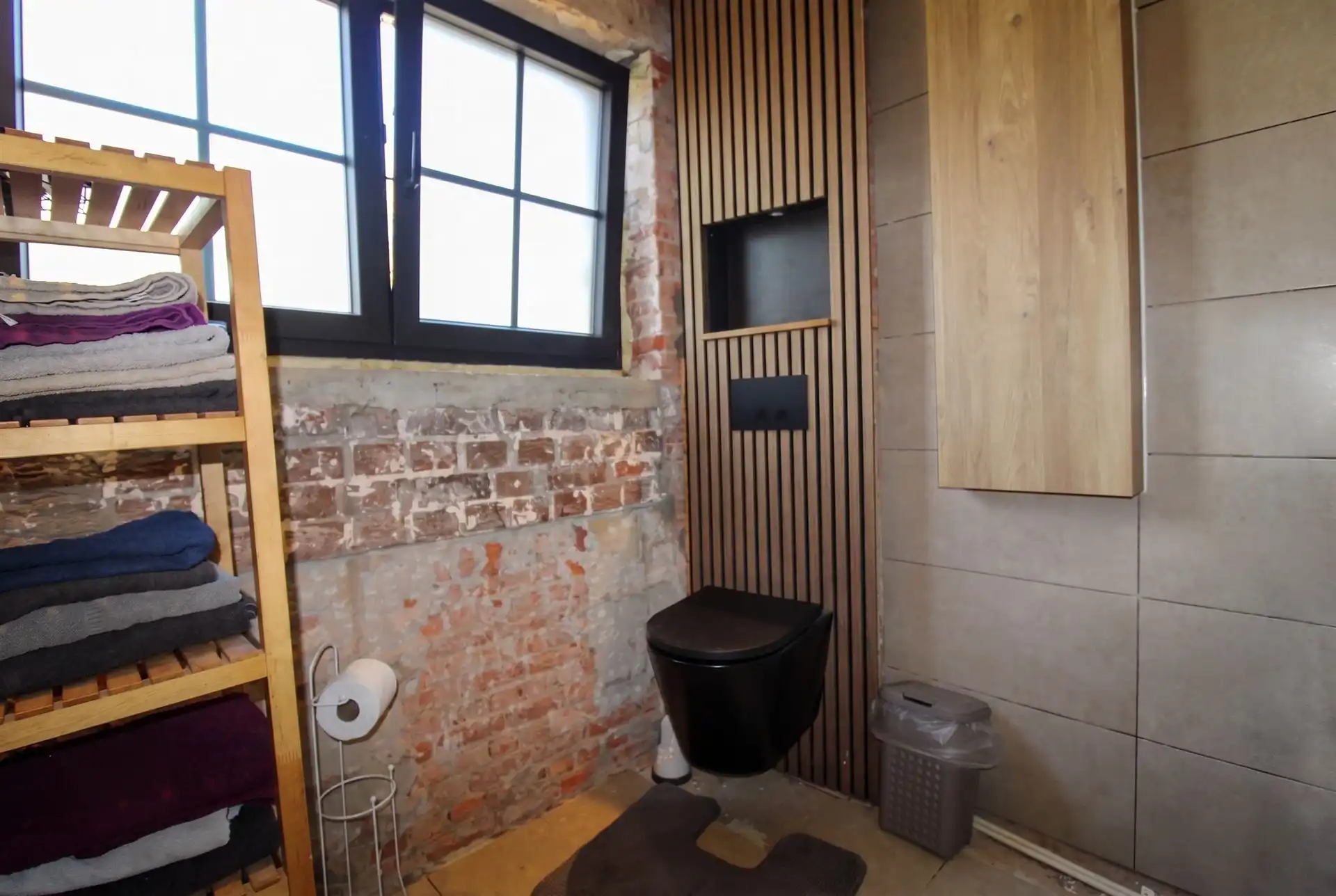 Ruime, verder af te werken gezinswoning met vier slaapkamers, EPC-label C, vrijstaande garage en een perceel van 562 m² in een rustige, doodlopende straat in Maasmechelen! foto 16