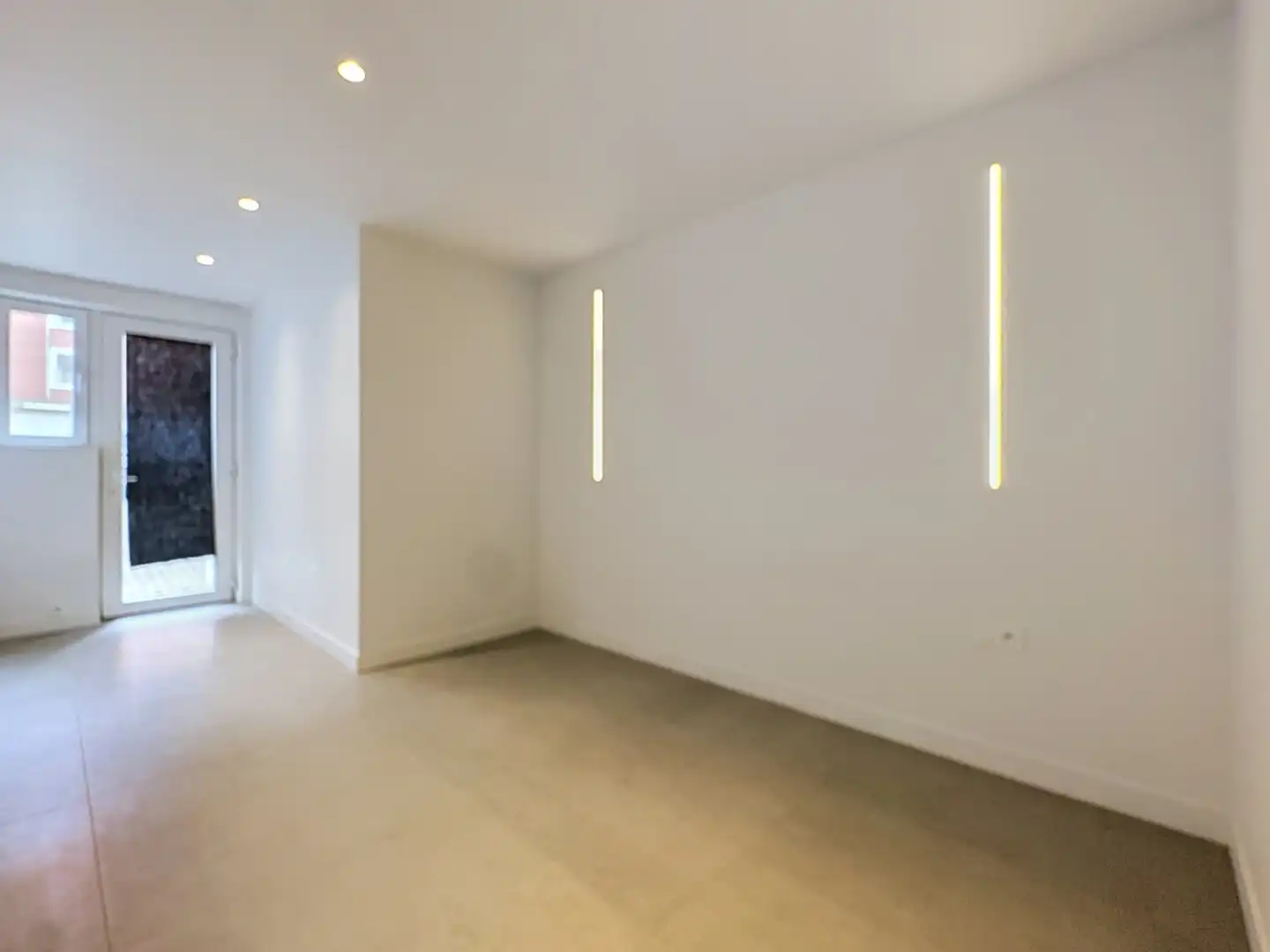 Gelijkvloers appartement op 50m van het strand. foto 5