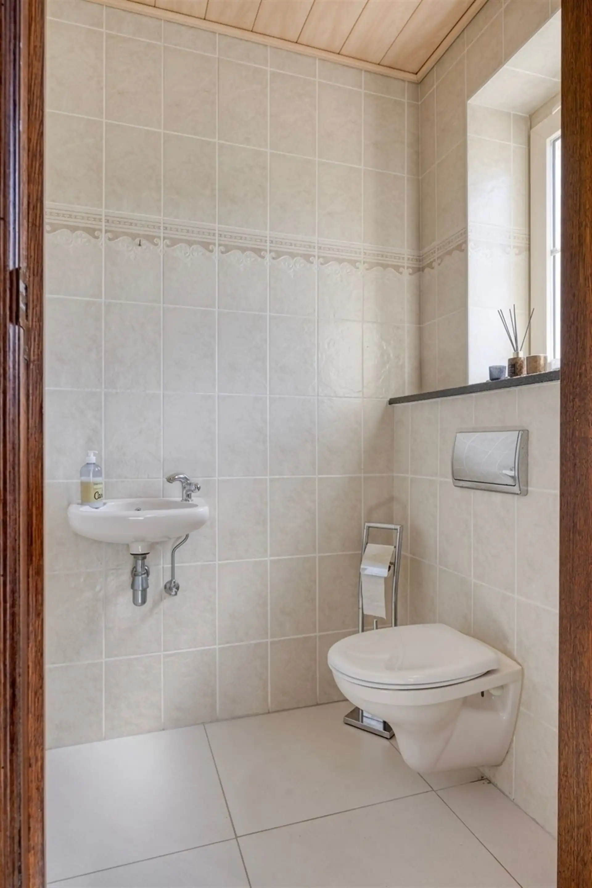 Instapklare villa met zwembad. Landelijke ligging in Leut. foto 40