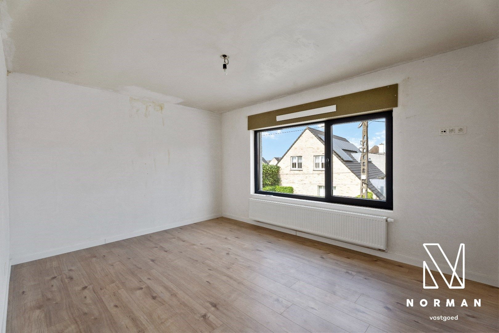 Ruime volledig gerenoveerde woning met 3 slaapkamers te Deerlijk foto 7