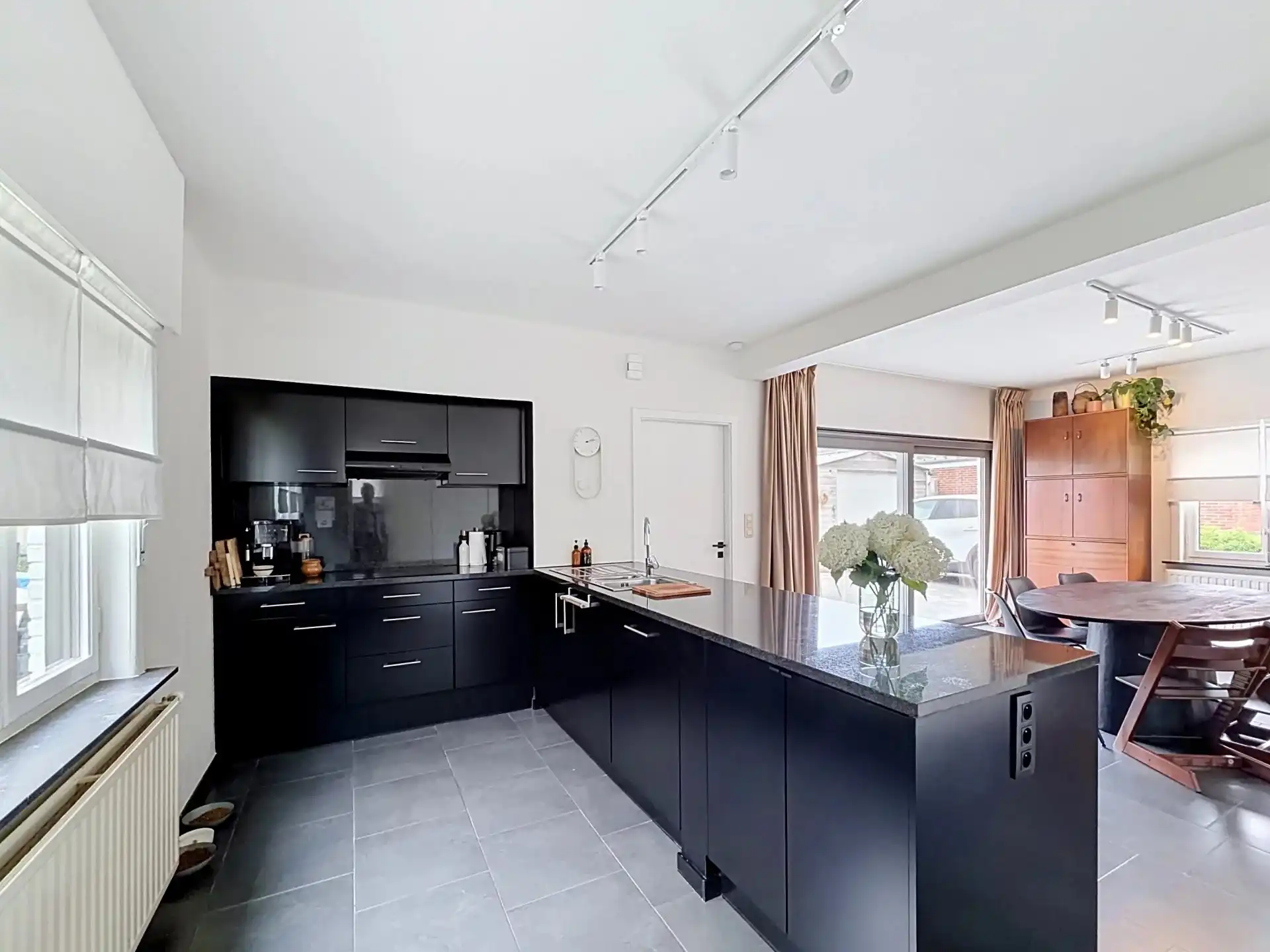 Instapklare gezellige woning op een mooi perceel met 3 slaapkamers en 2 badkamers foto 14