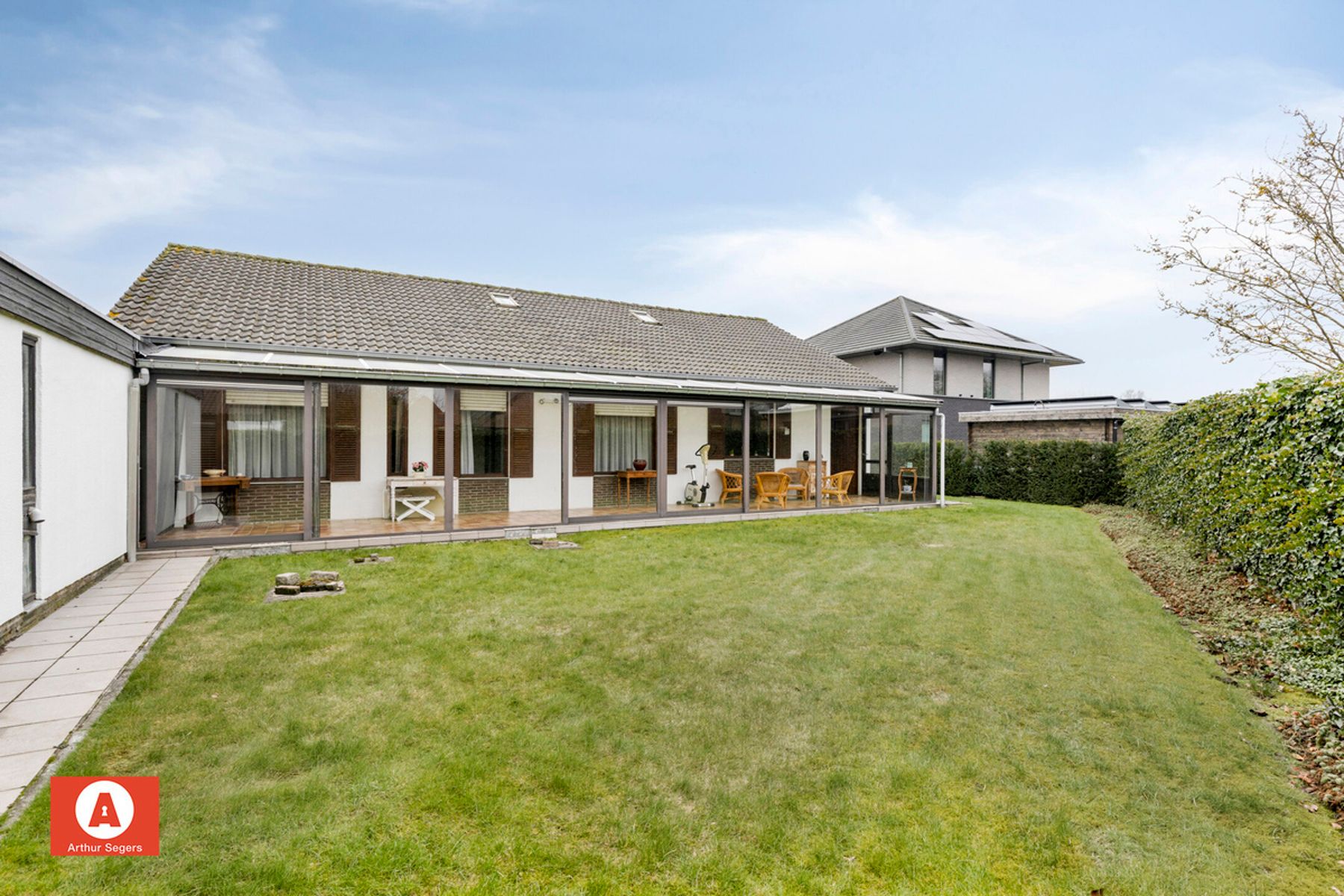 Ruime open bungalow-villa vol potentieel op toplocatie foto 21