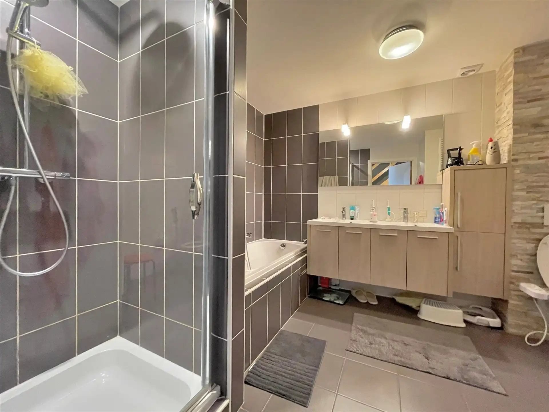 Recente woning met 4 slpks, garage en tuin. foto 8