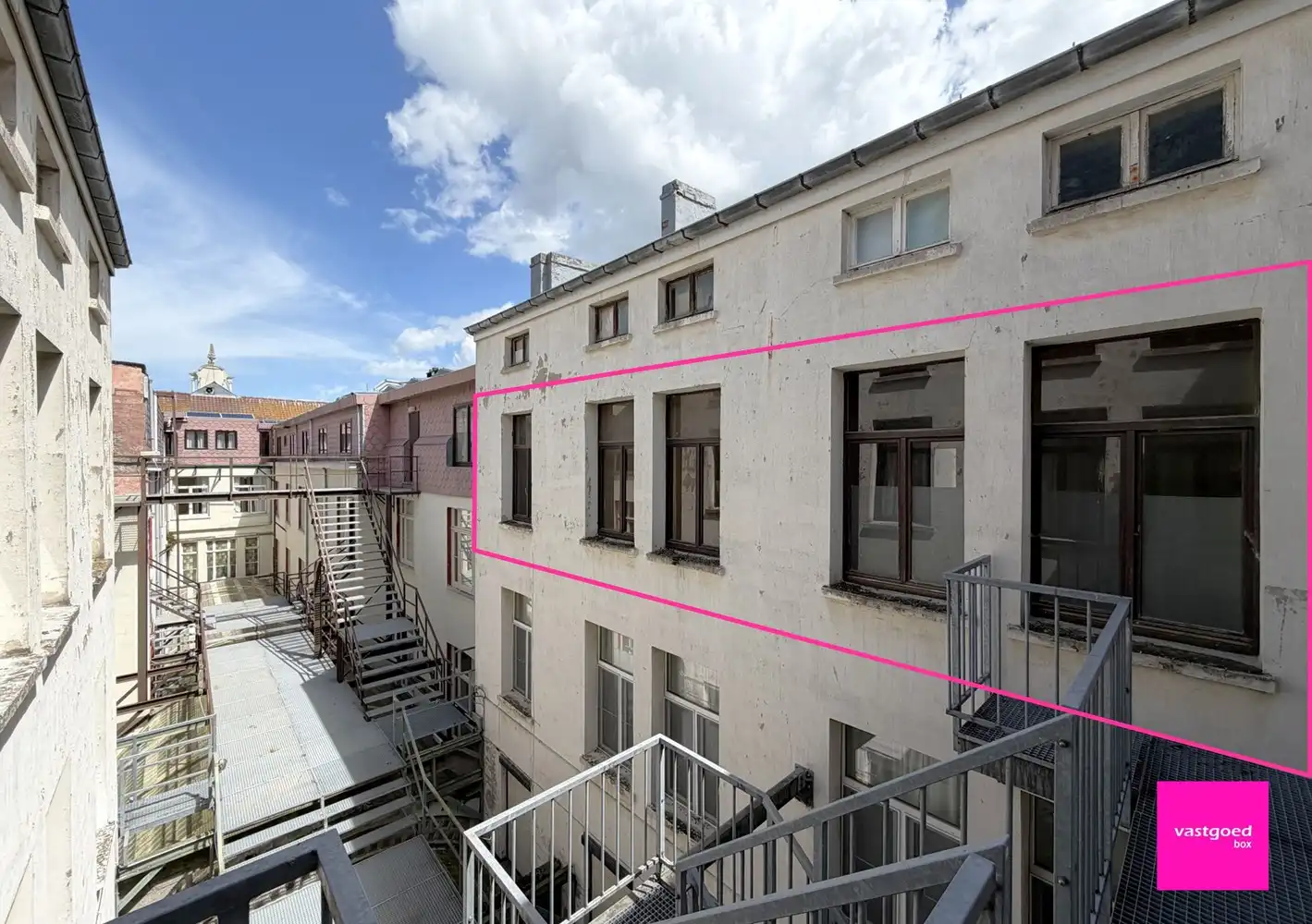 Betaalbaar 2-slaapkamerappartement op toplocatie in Oostende foto 2