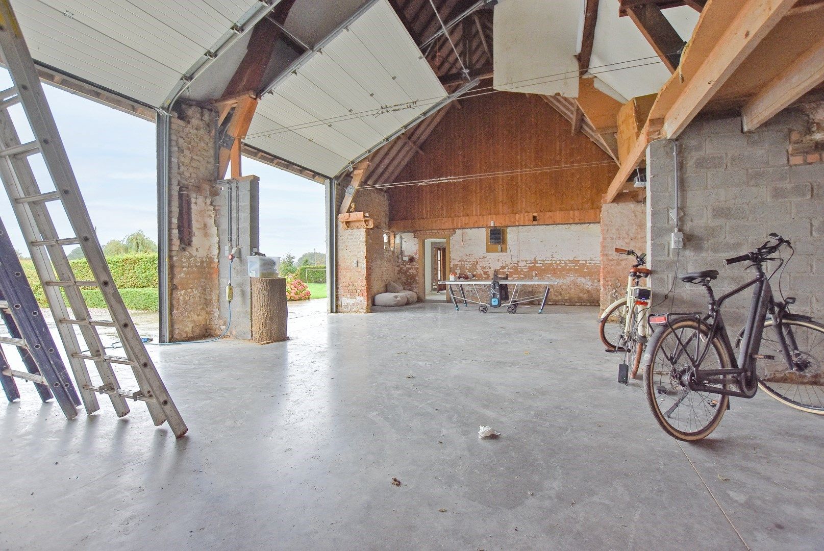 Instapklare woning met loods (300m²) gelegen in een doodlopende straat foto 23