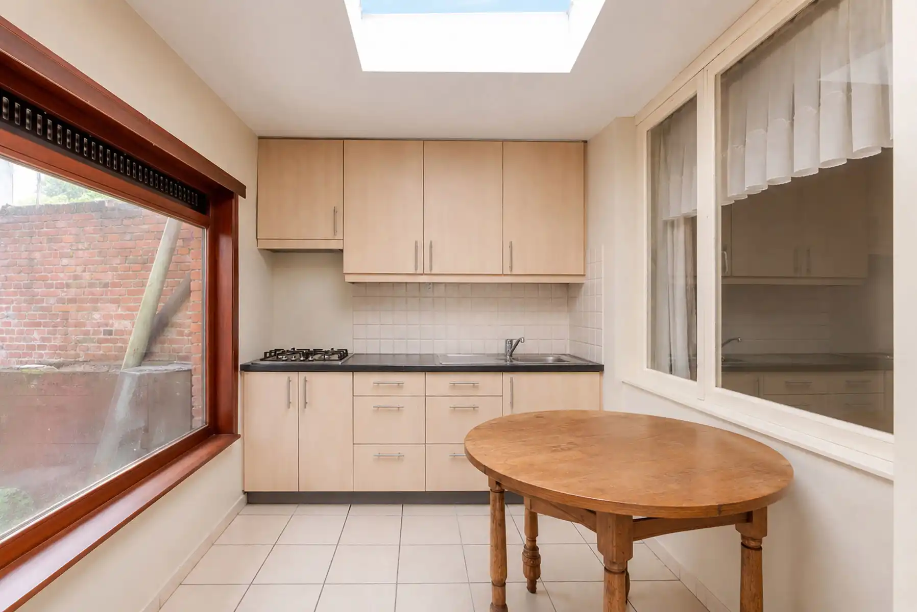 Volledig te renoveren woning met 2 slpks en garage op 540m2 foto 6